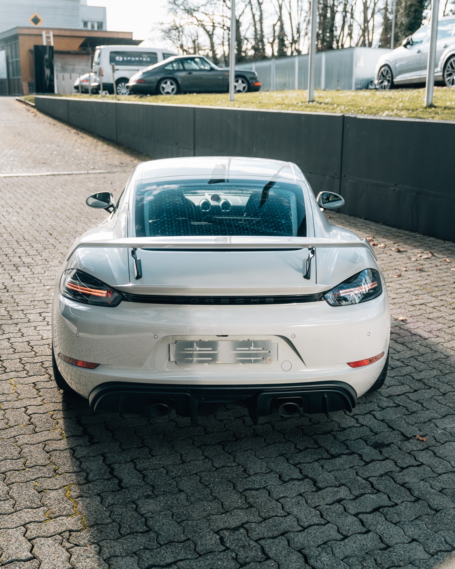 PORSCHE 718 Cayman GT4 PDK-image-5