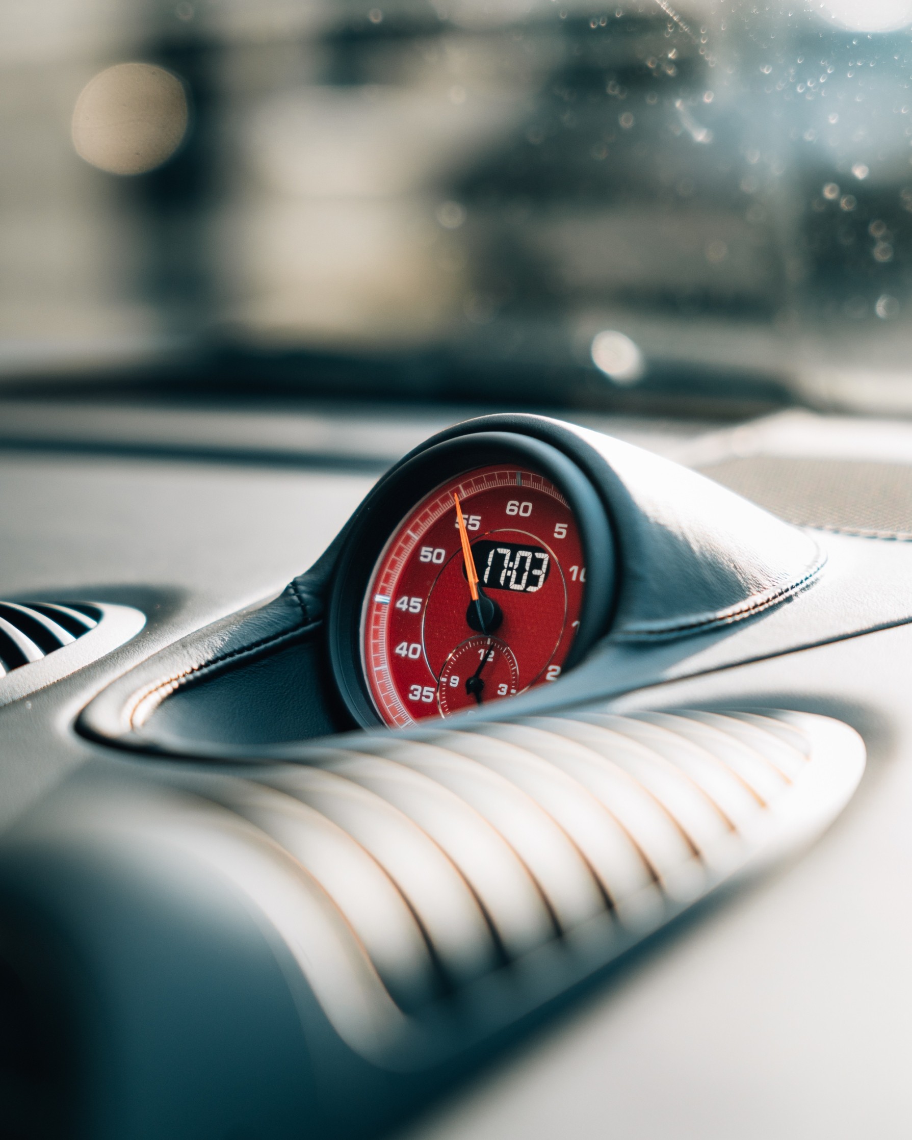 PORSCHE 718 Cayman GT4 PDK-image-13
