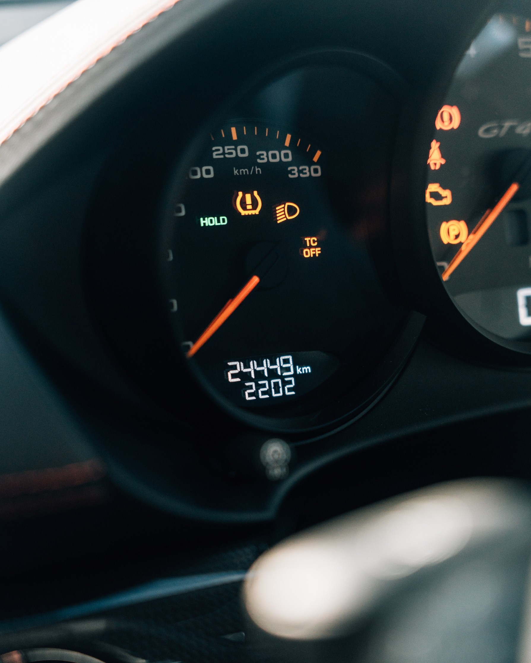 PORSCHE 718 Cayman GT4 PDK-image-6