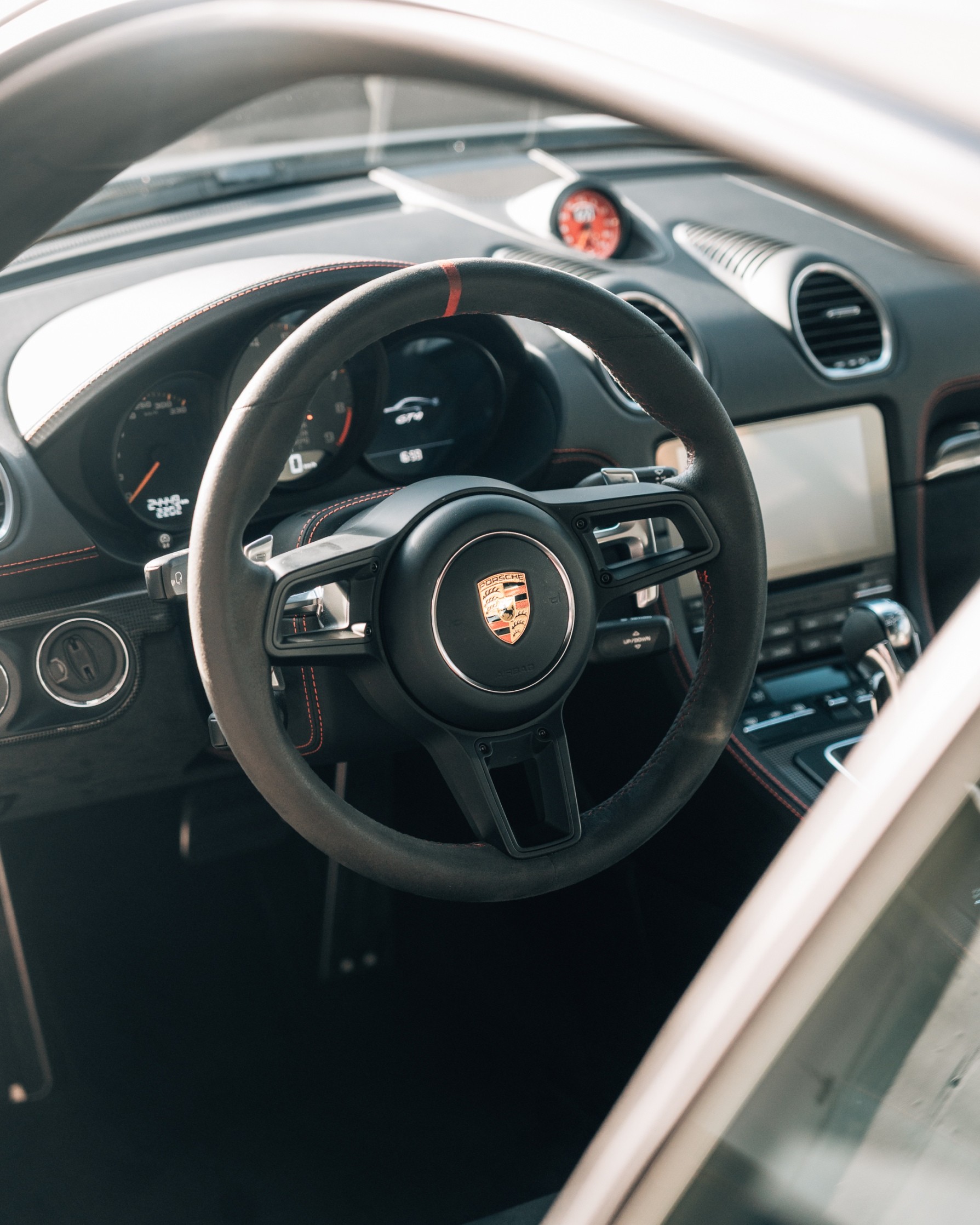 PORSCHE 718 Cayman GT4 PDK-image-7