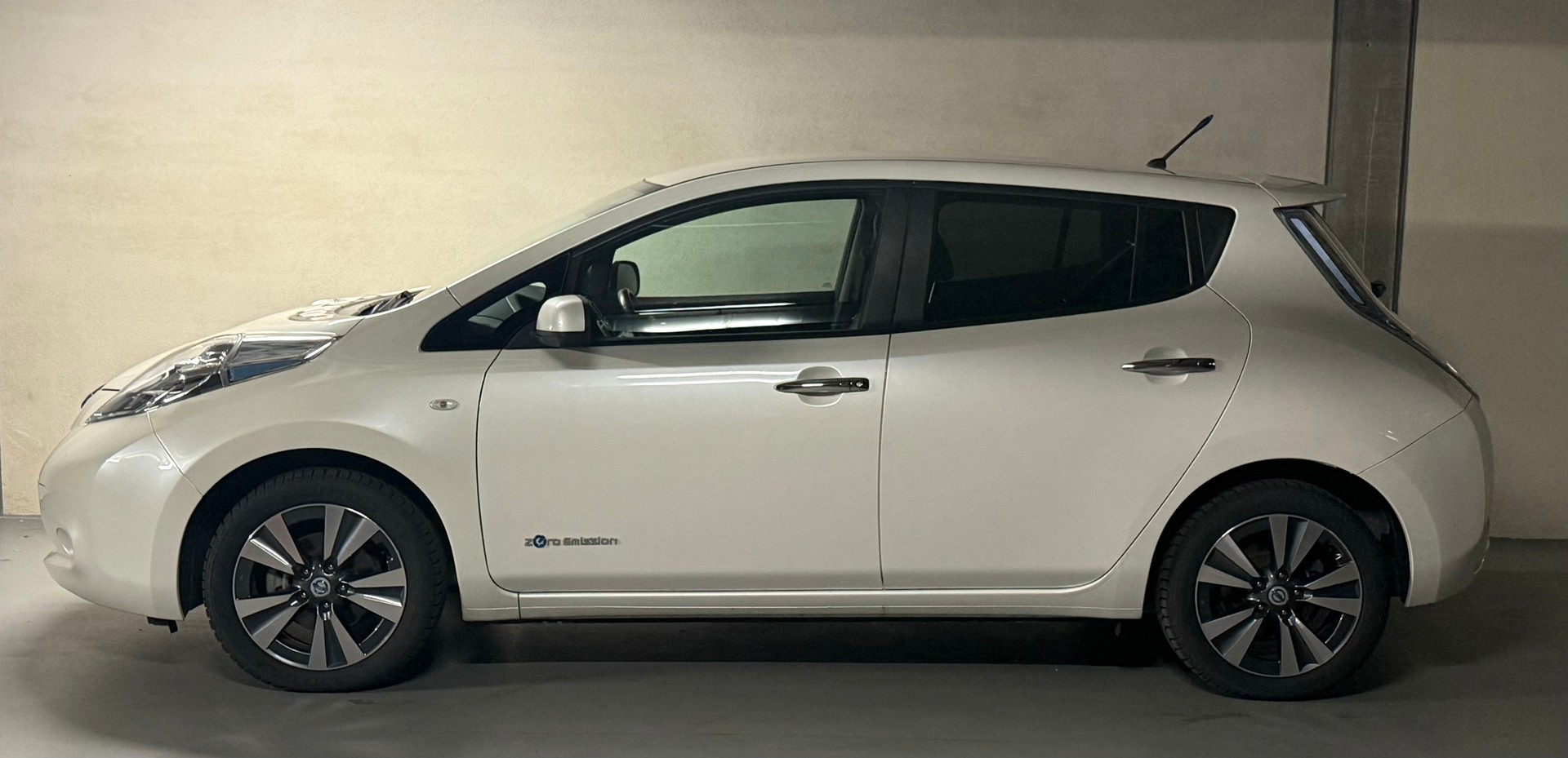 NISSAN Leaf tekna 24kWh (incl battery)-image-4