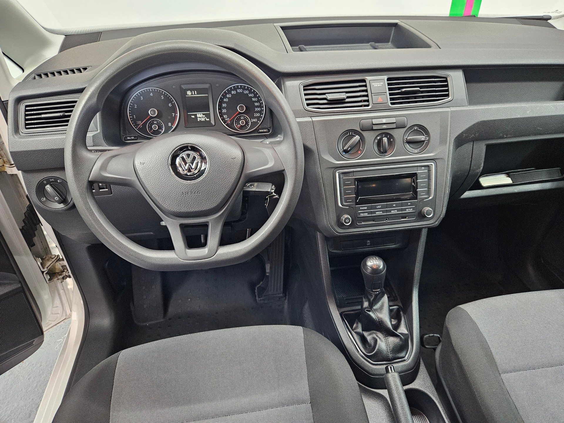 VW Caddy 1.2 TSI BlueMotion Technology-image-8