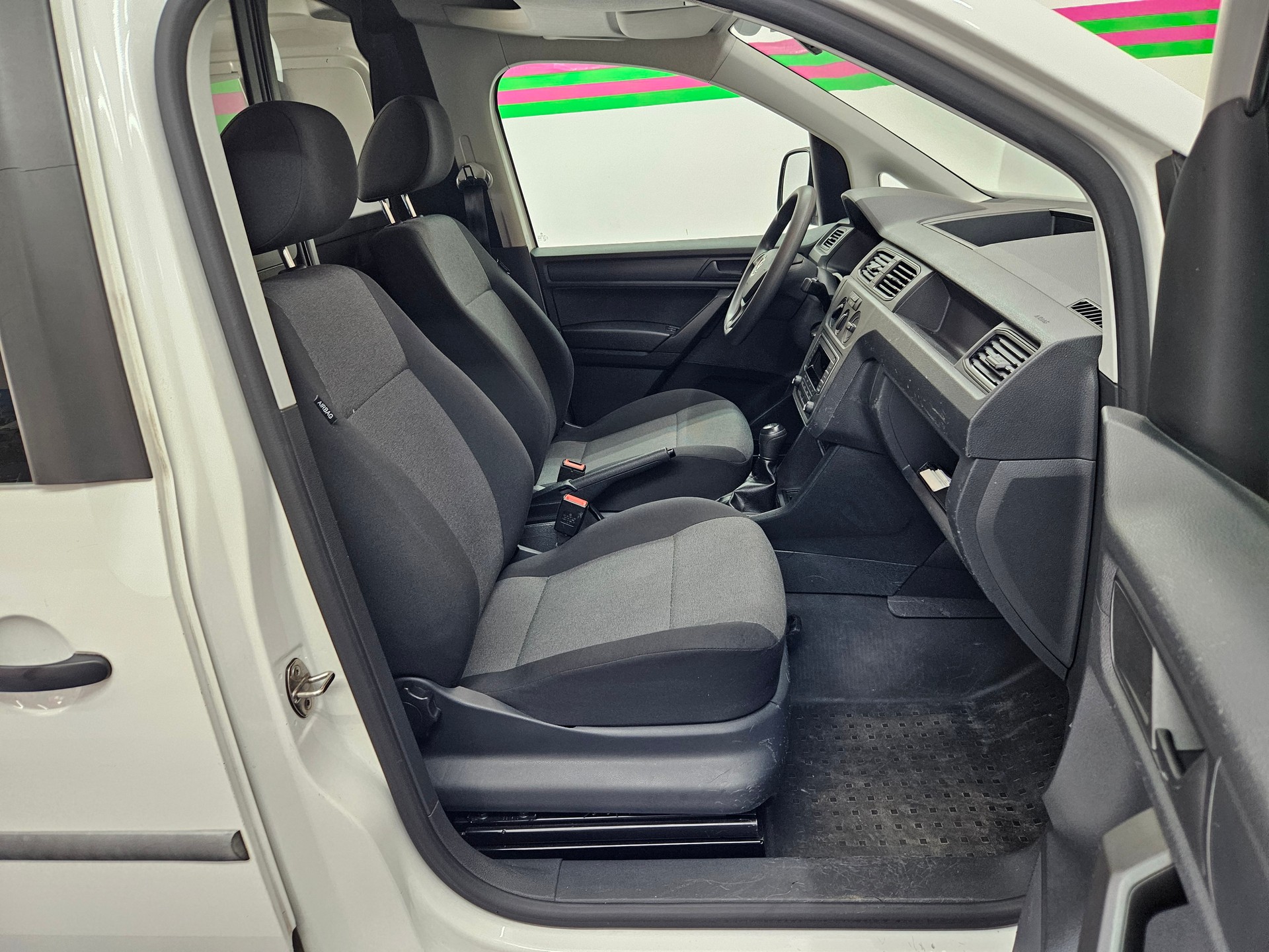 VW Caddy 1.2 TSI BlueMotion Technology-image-10