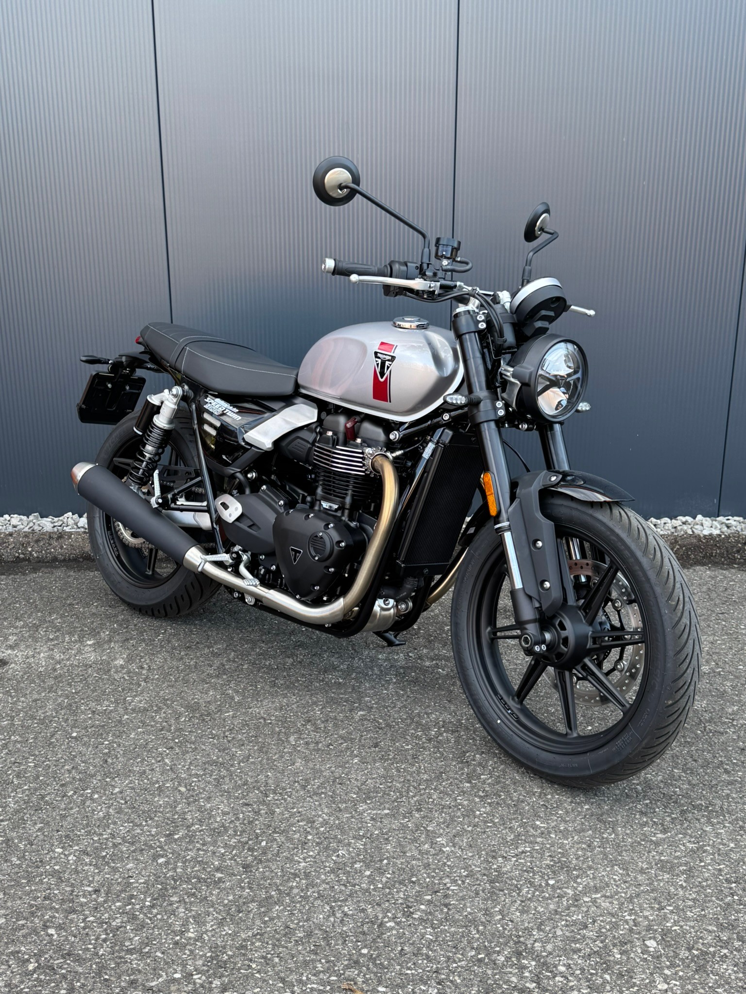 TRIUMPH 900-showroom-element-1