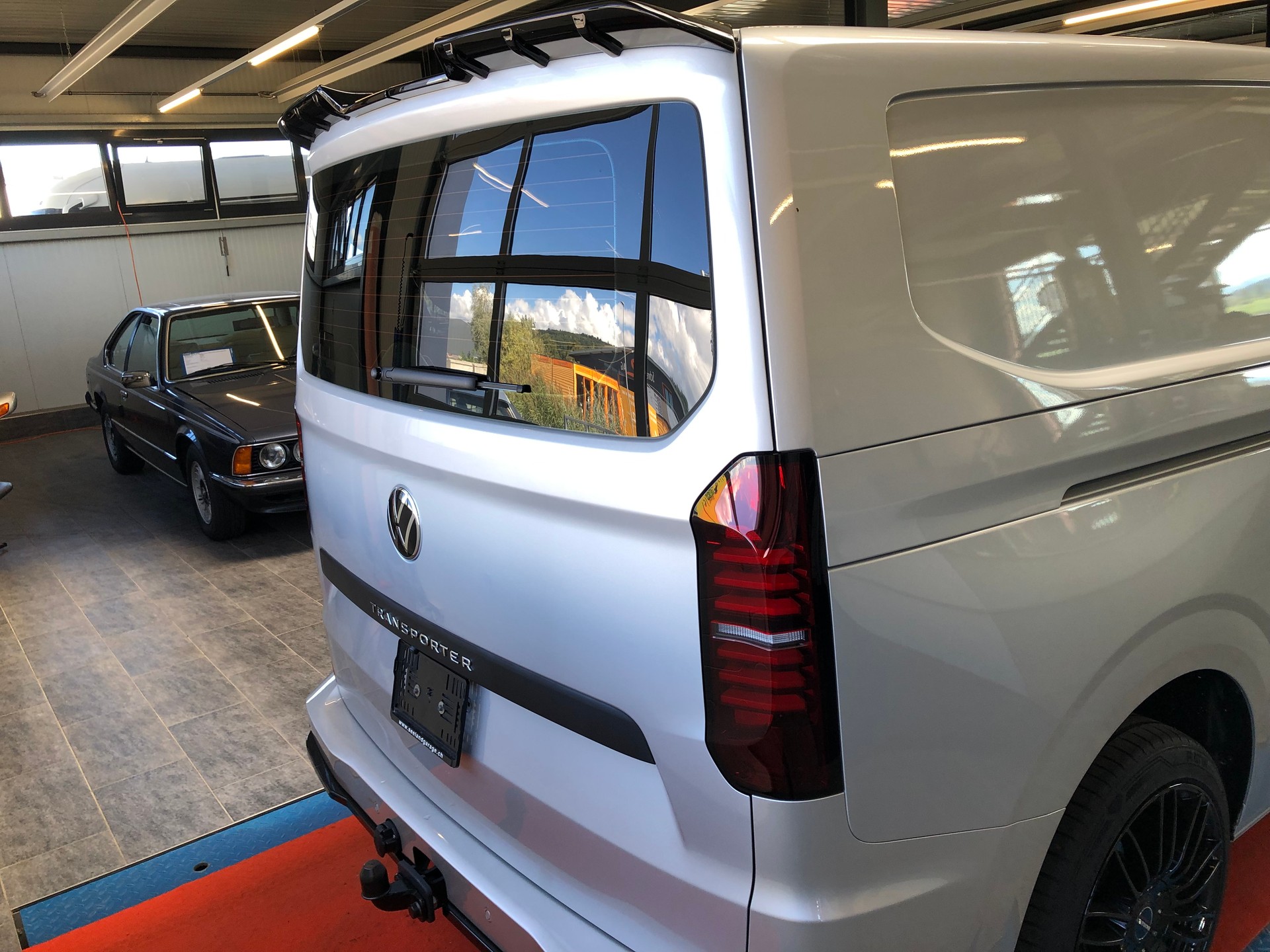 VW Transporter T7 2.0 TDI Lang-image-28