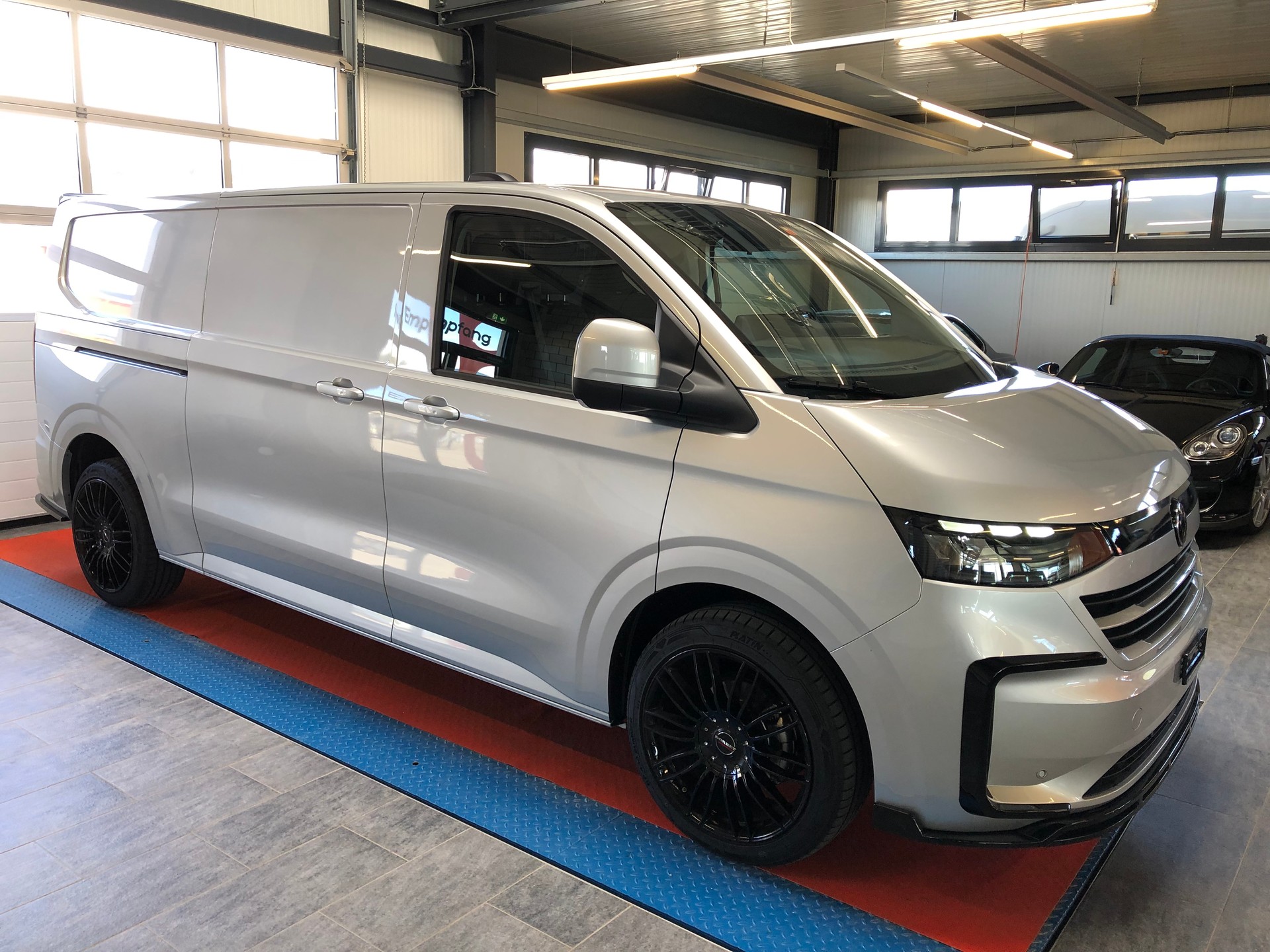 VW Transporter T7 2.0 TDI Lang-image-27