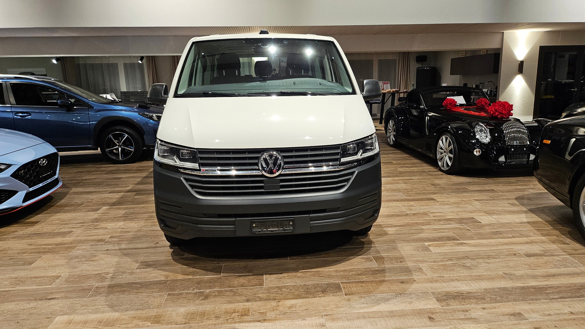 VW T6.1 2.0 TDI 4Motion Trendline-image-2