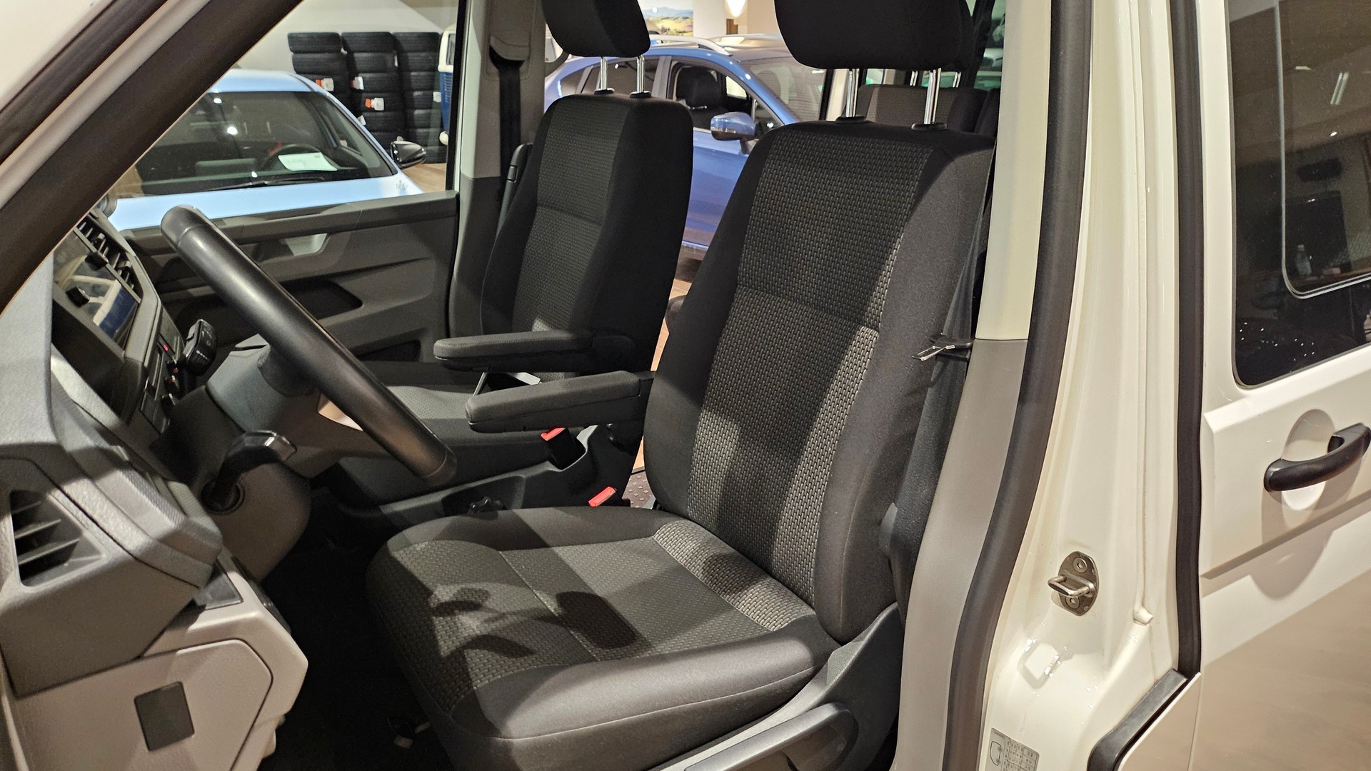 VW T6.1 2.0 TDI 4Motion Trendline-image-22