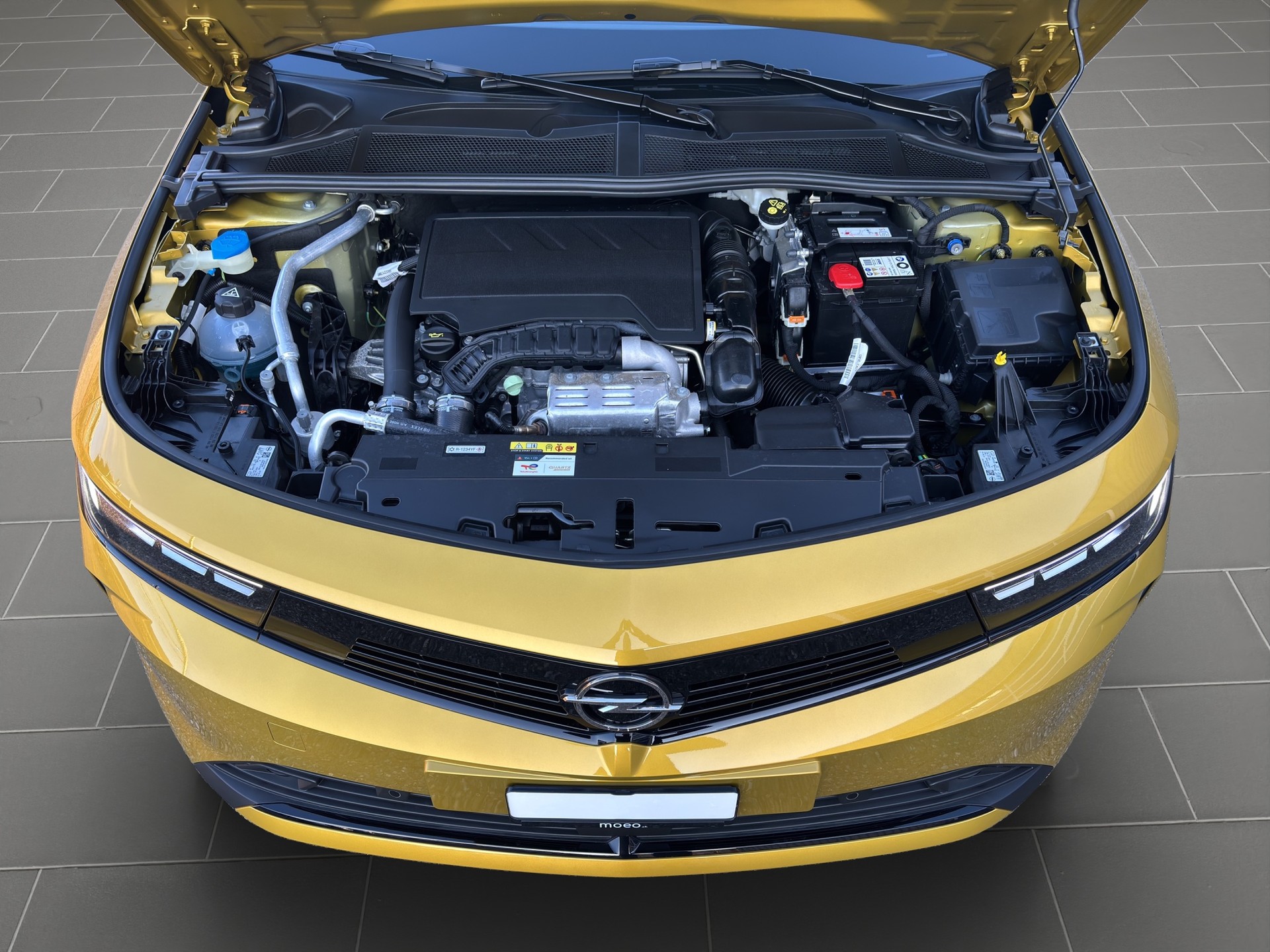 OPEL Astra 1.2i Turbo Edition A-image-22