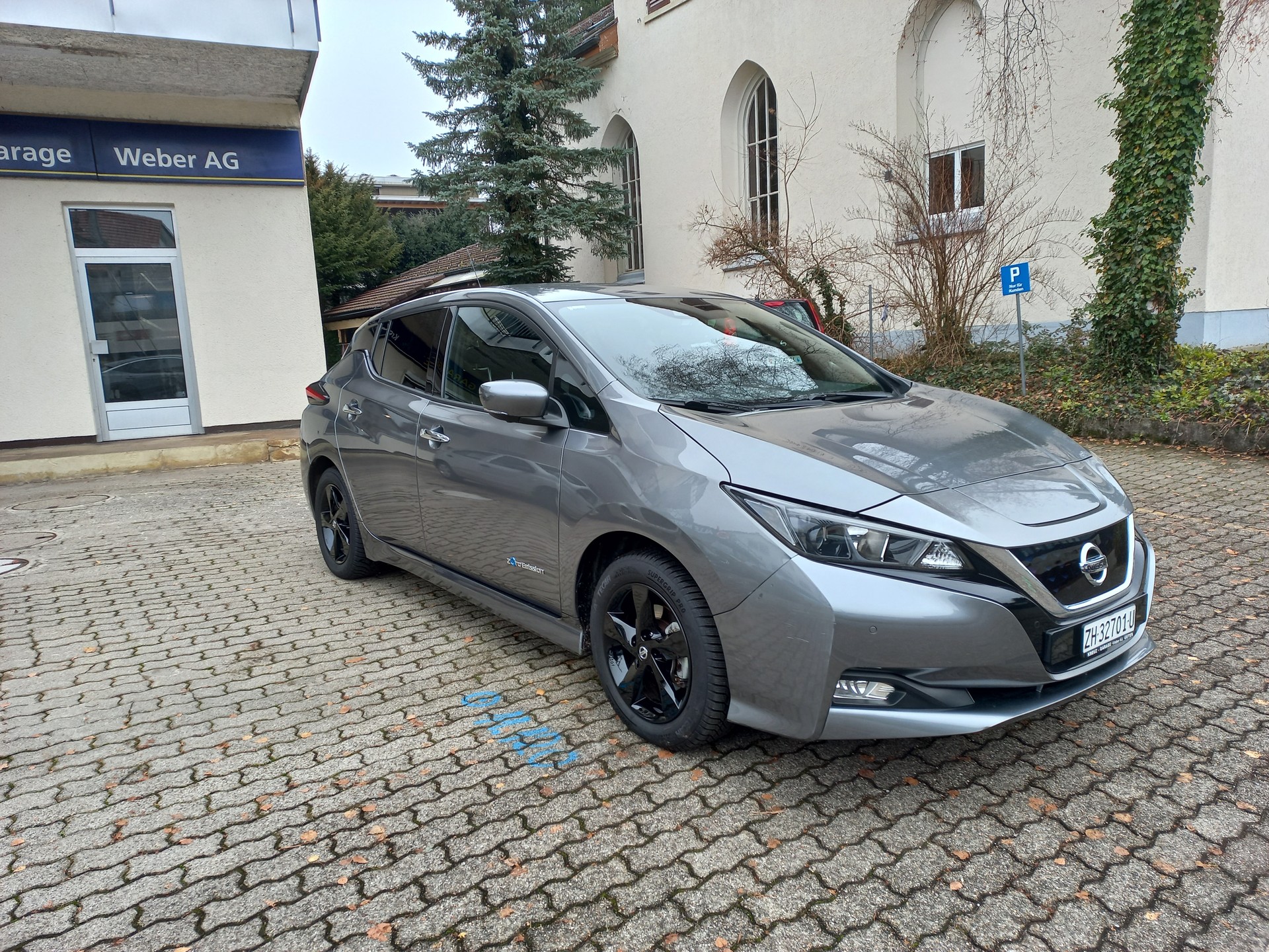 NISSAN Leaf N-Connecta (incl. battery)-showroom-element-1