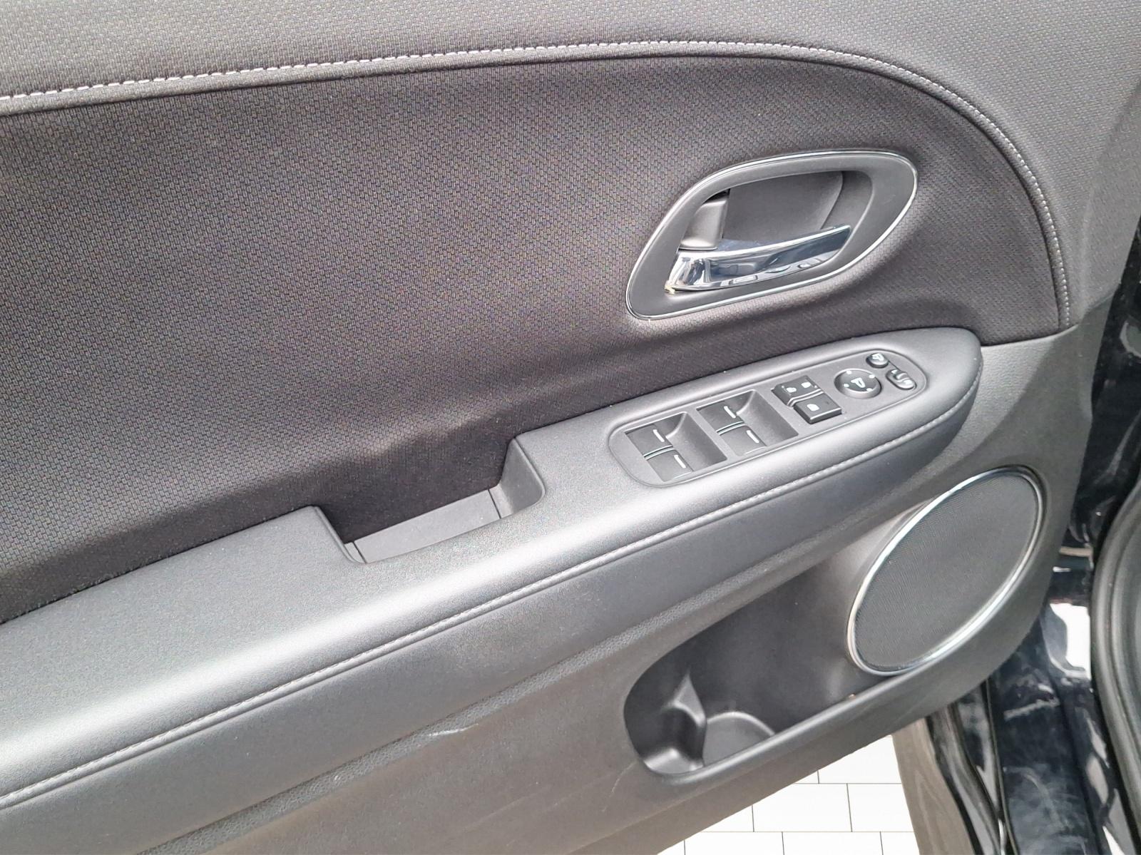 HONDA HR-V 1.5i-VTEC Executive-image-9