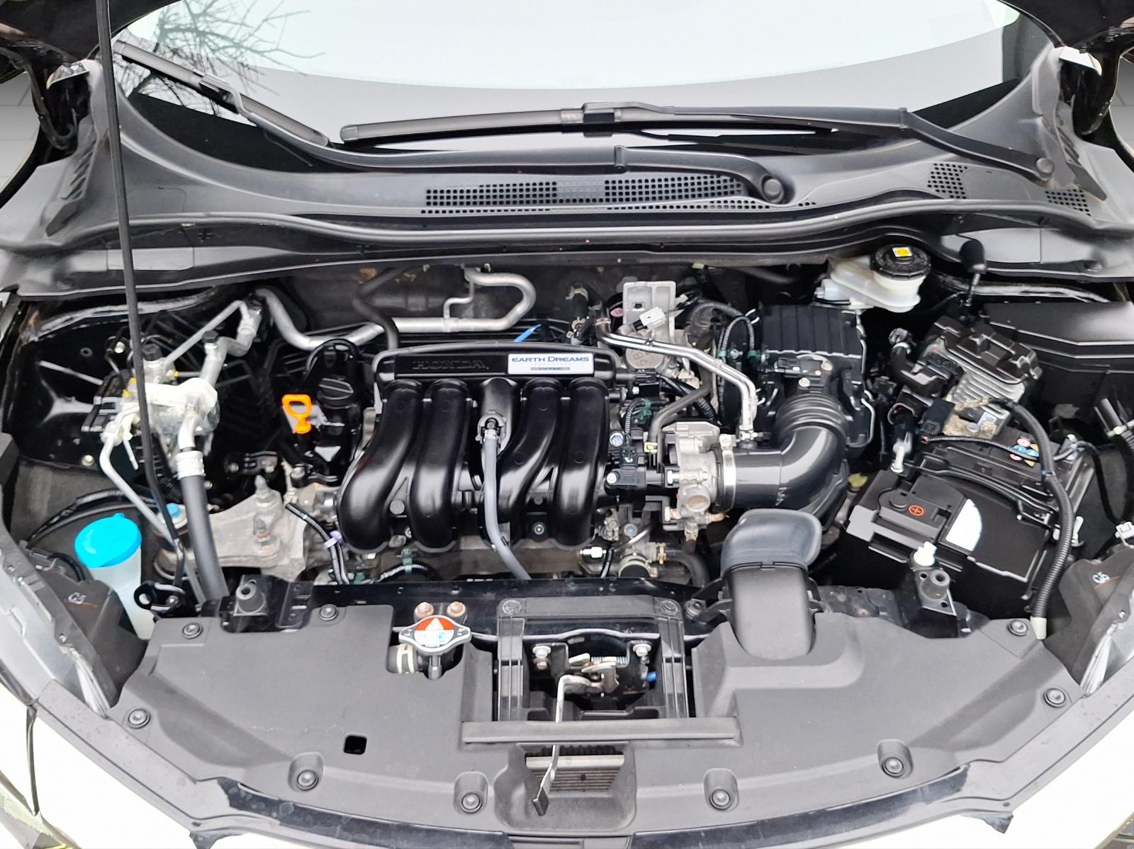 HONDA HR-V 1.5i-VTEC Executive-image-14