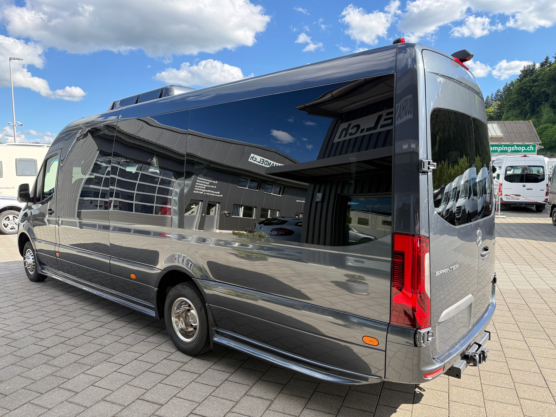MERCEDES-BENZ VIP Sprinter 519 Stufendoppelverglasung-image-3