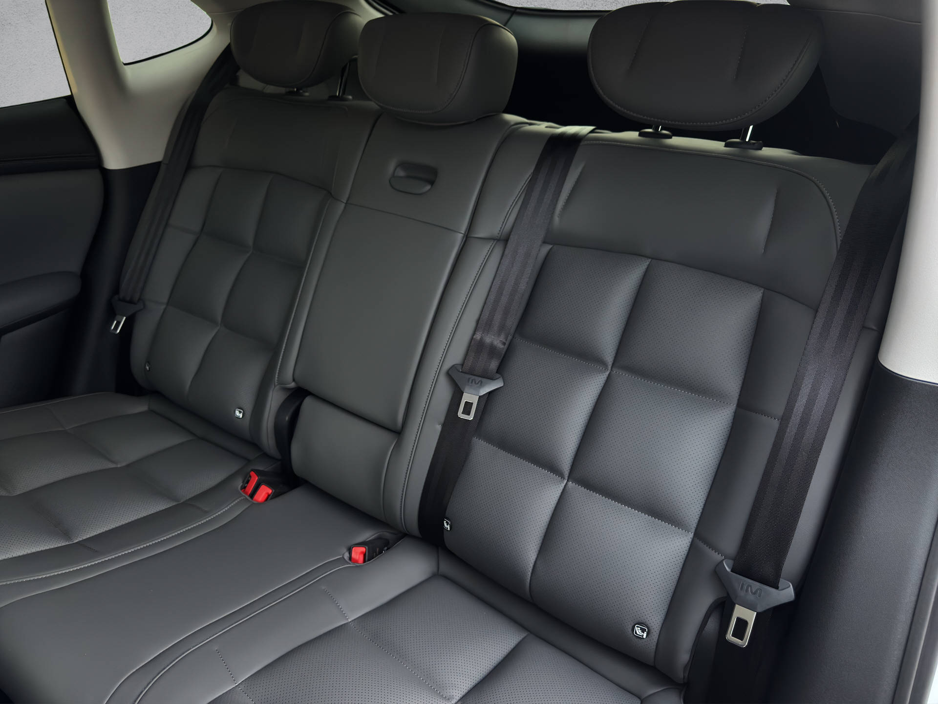 MG IM6 100 kWh Performance 21 4WD-image-9