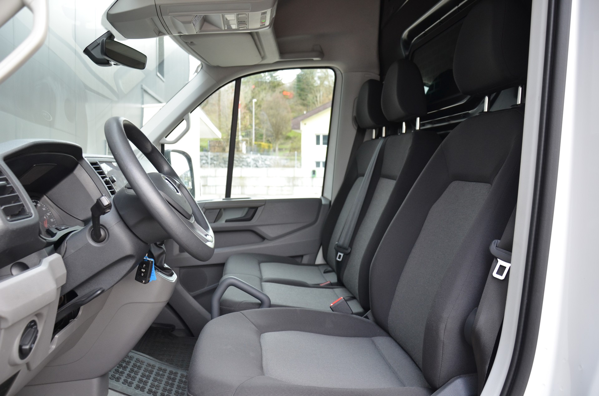 VW Crafter 35 2.0 BiTDI Entry L3 A-image-12