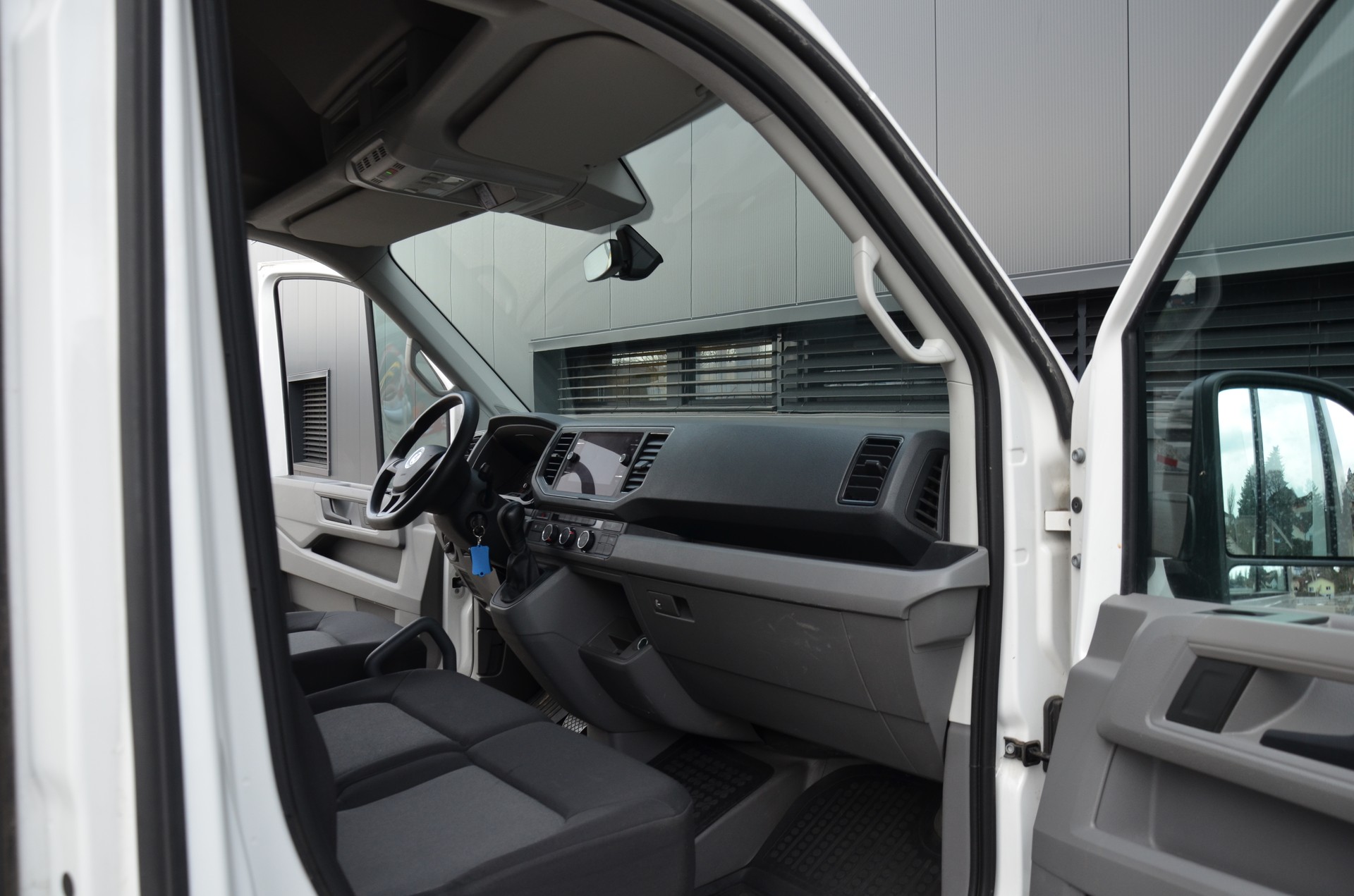 VW Crafter 35 2.0 BiTDI Entry L3 A-image-10