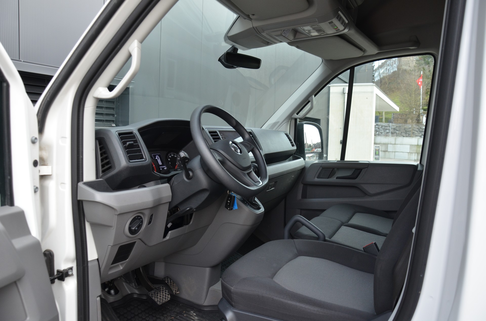 VW Crafter 35 2.0 BiTDI Entry L3 A-image-11