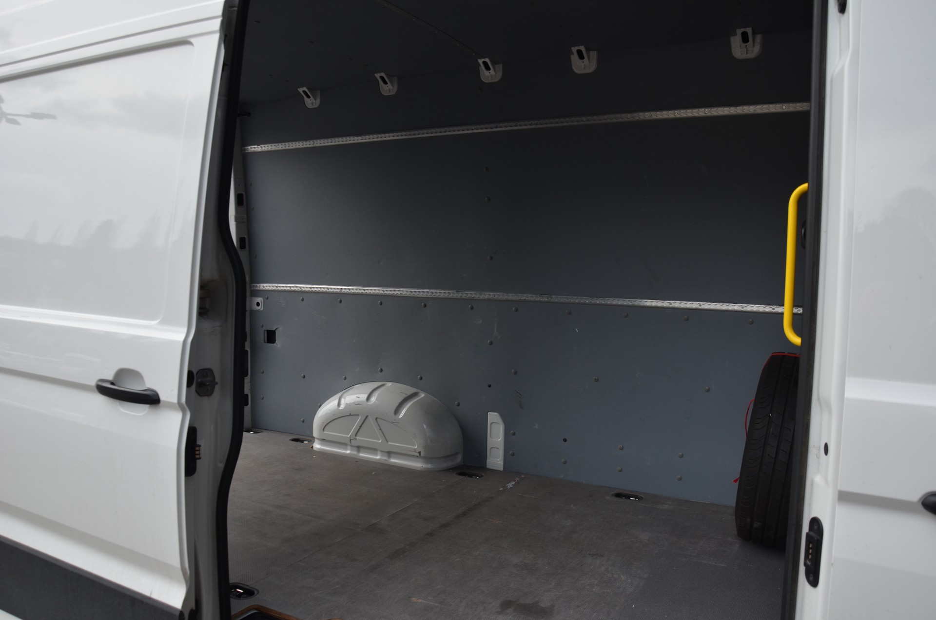 VW Crafter 35 2.0 BiTDI Entry L3 A-image-9