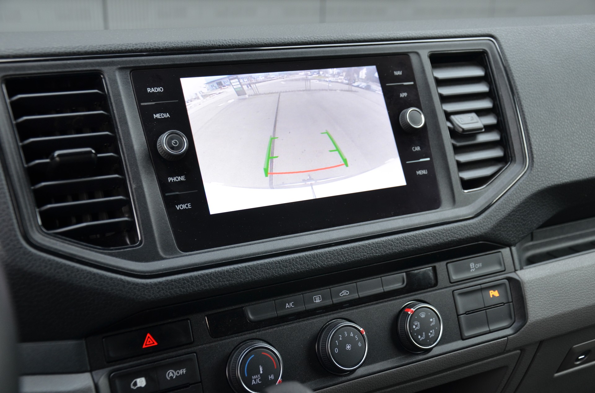 VW Crafter 35 2.0 BiTDI Entry L3 A-image-13