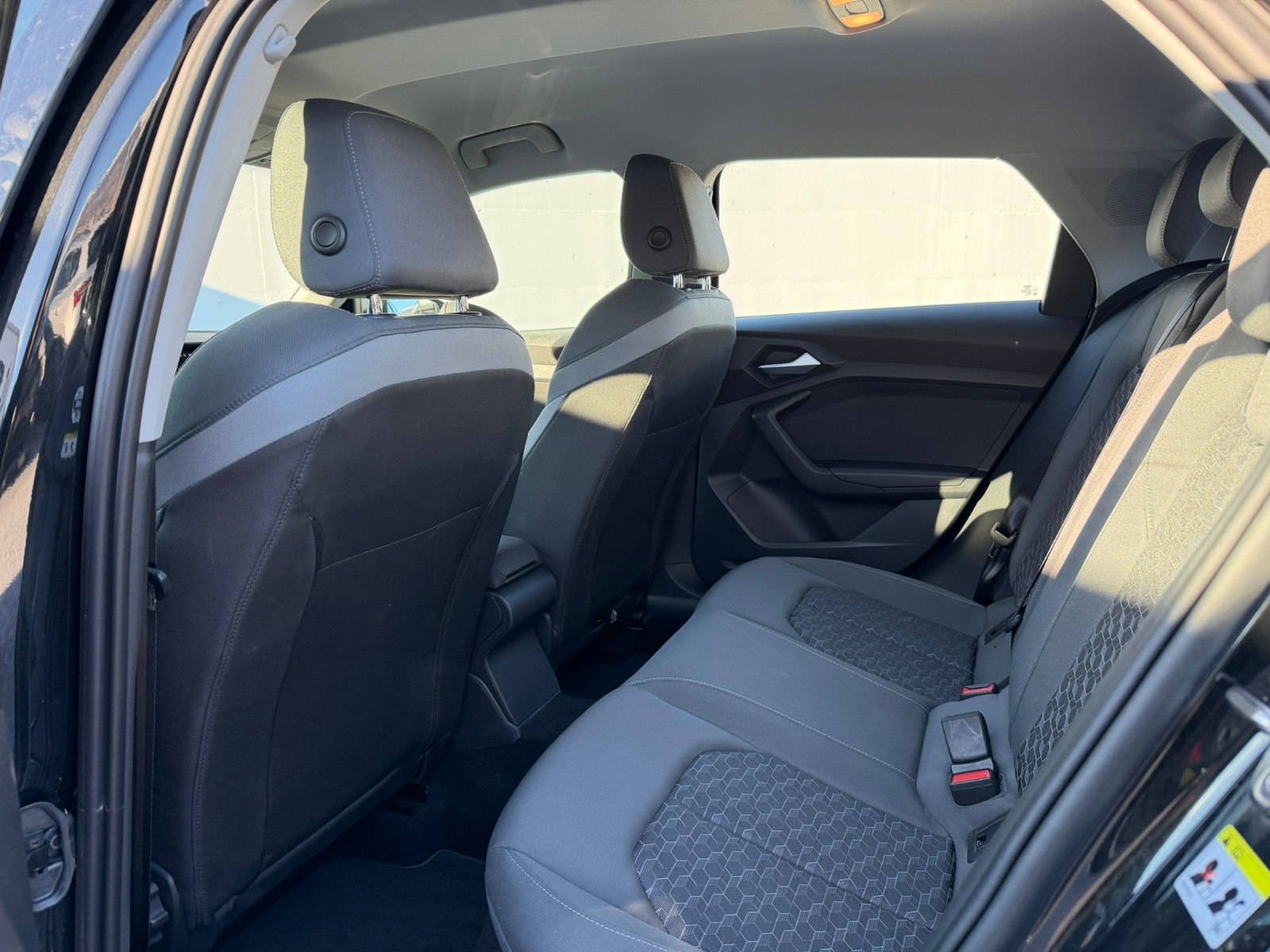 AUDI A1 Sportback 30 TFSI S Line Attraction-image-10