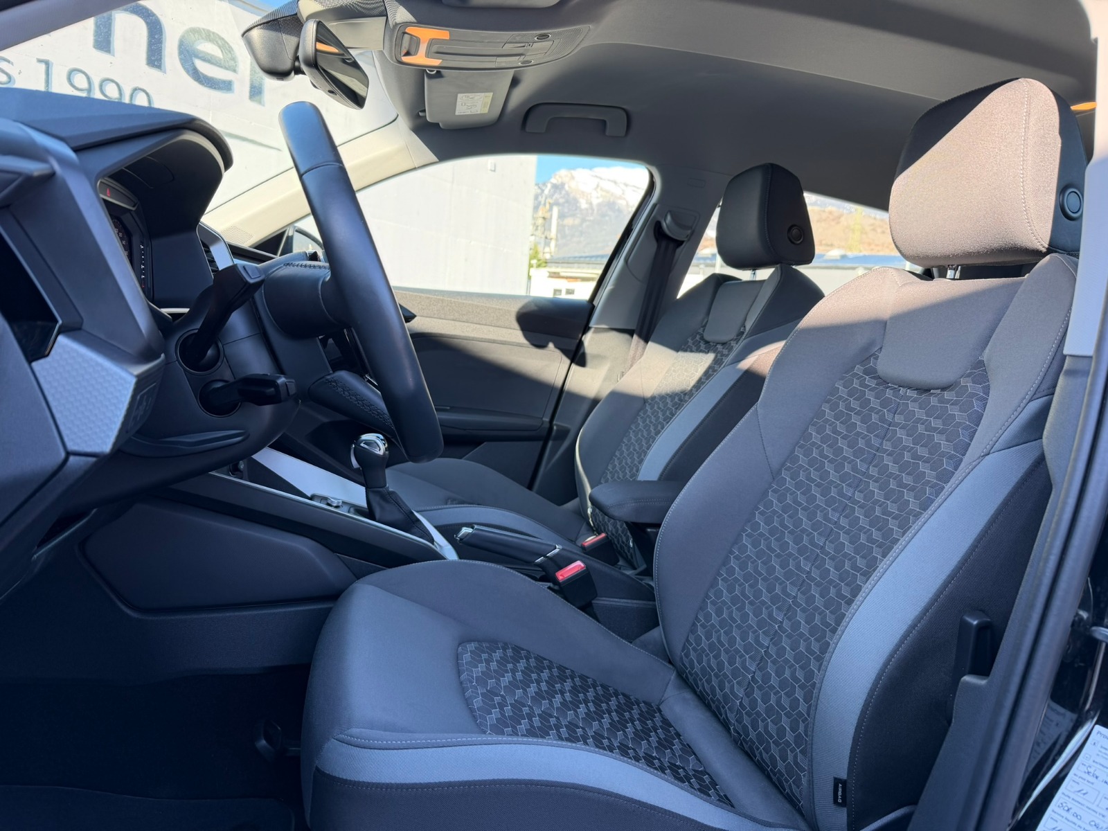 AUDI A1 Sportback 30 TFSI S Line Attraction-image-8