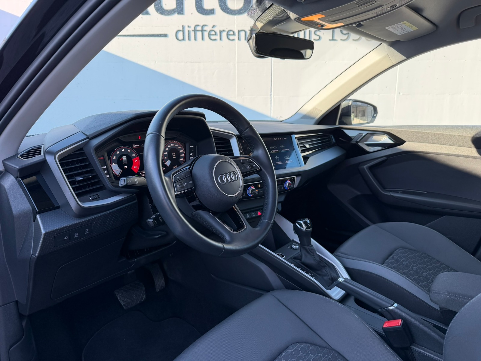 AUDI A1 Sportback 30 TFSI S Line Attraction-image-6