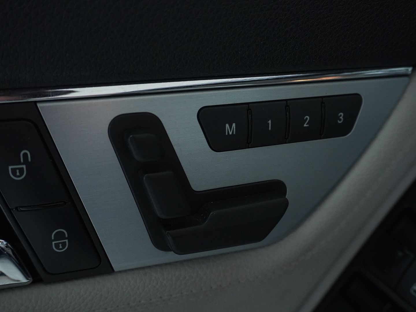 MERCEDES-BENZ C 300 (280) Avantgarde 4Matic 7G-Tronic-image-6