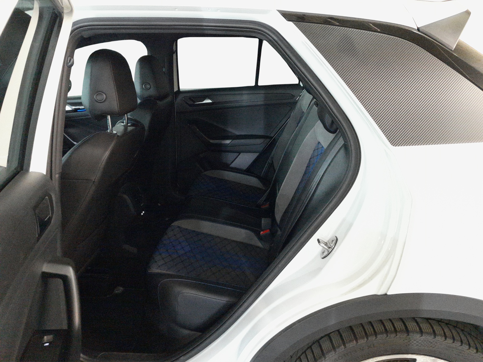 VW T-Roc 2.0 TSI R DSG 4Motion-image-11