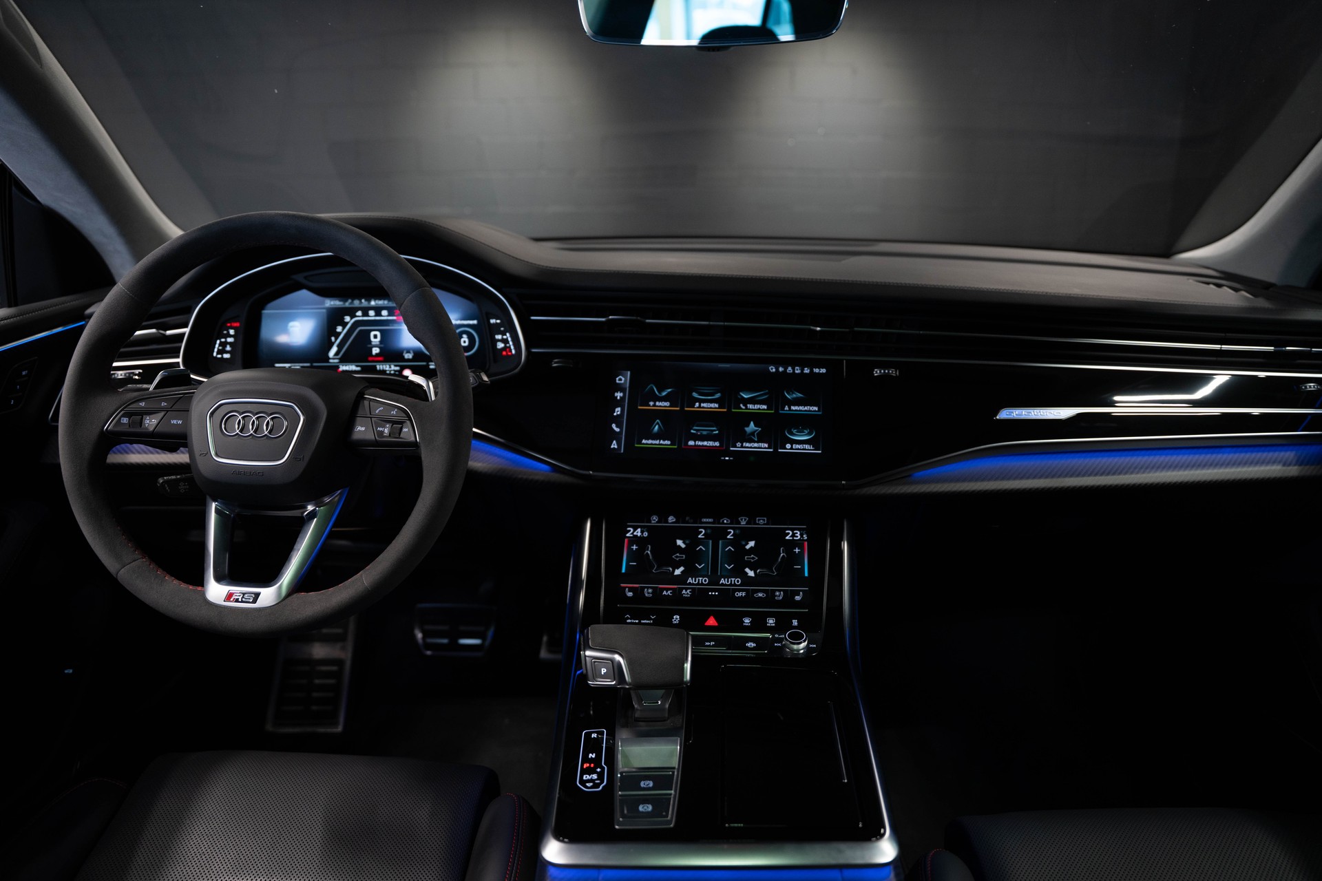 AUDI RSQ8 quattro tiptronic / CH Auto / Gratis Service / Werksgarantie / Vollausstattung / Schiebedach-image-11