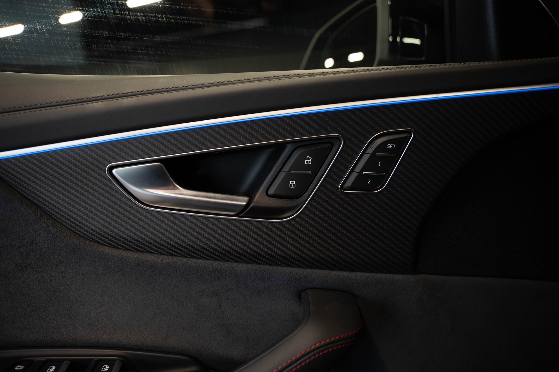 AUDI RSQ8 quattro tiptronic / CH Auto / Gratis Service / Werksgarantie / Vollausstattung / Schiebedach-image-12
