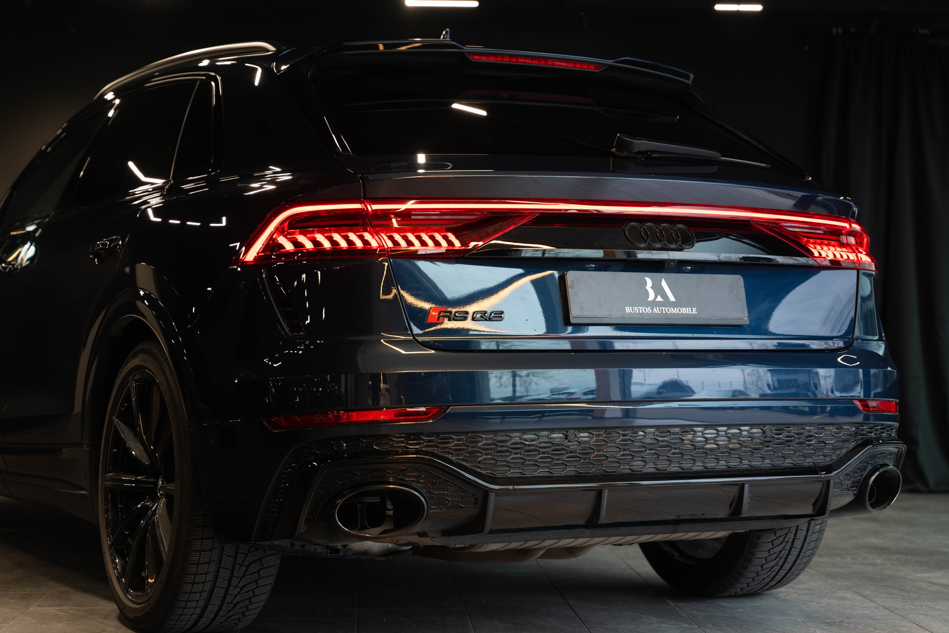 AUDI RSQ8 quattro tiptronic / CH Auto / Gratis Service / Werksgarantie / Vollausstattung / Schiebedach-image-8