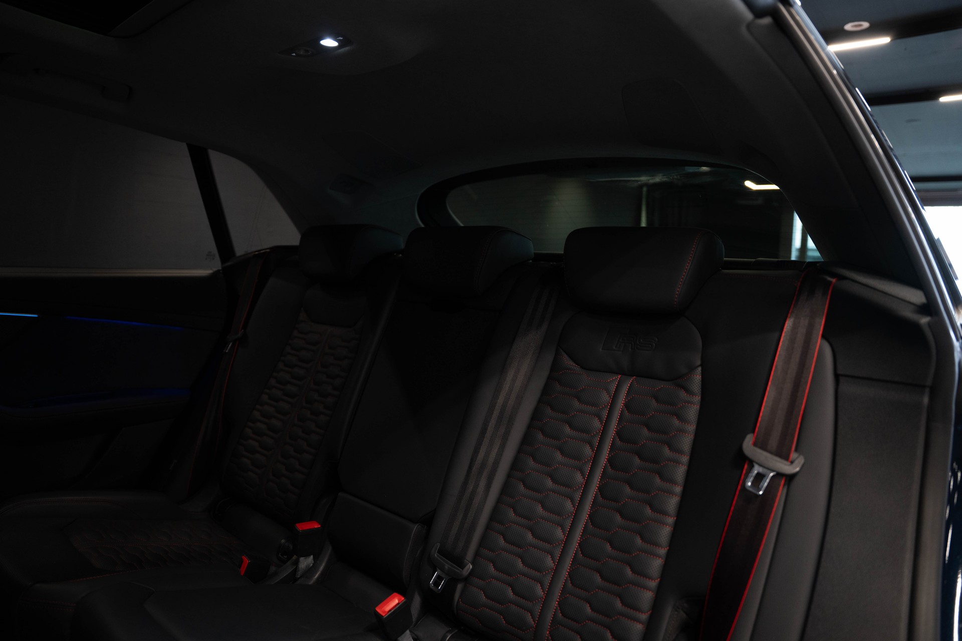 AUDI RSQ8 quattro tiptronic / CH Auto / Gratis Service / Werksgarantie / Vollausstattung / Schiebedach-image-14