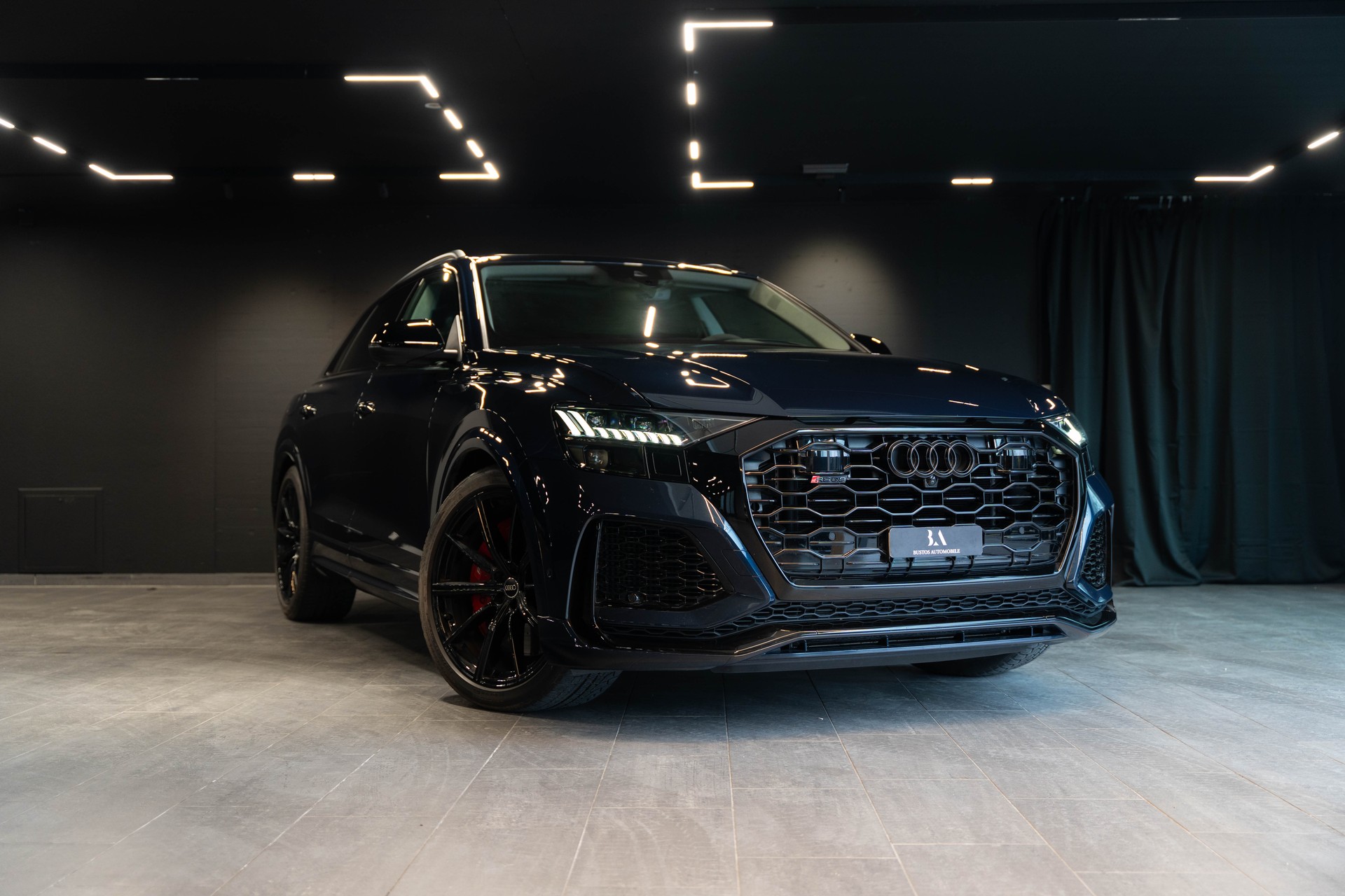 AUDI RSQ8 quattro tiptronic / CH Auto / Gratis Service / Werksgarantie / Vollausstattung / Schiebedach