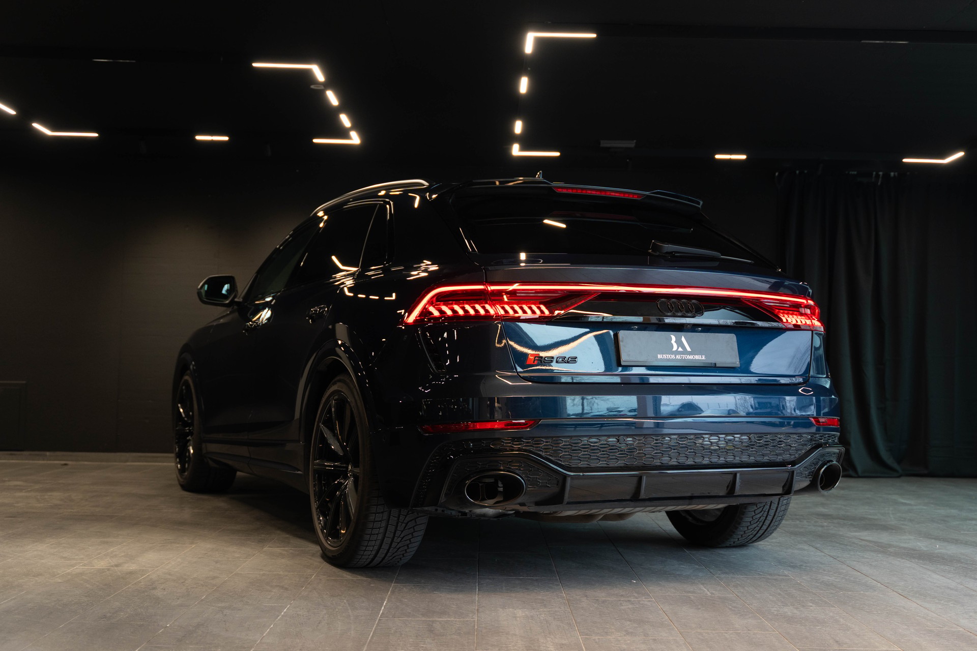 AUDI RSQ8 quattro tiptronic / CH Auto / Gratis Service / Werksgarantie / Vollausstattung / Schiebedach-image-7