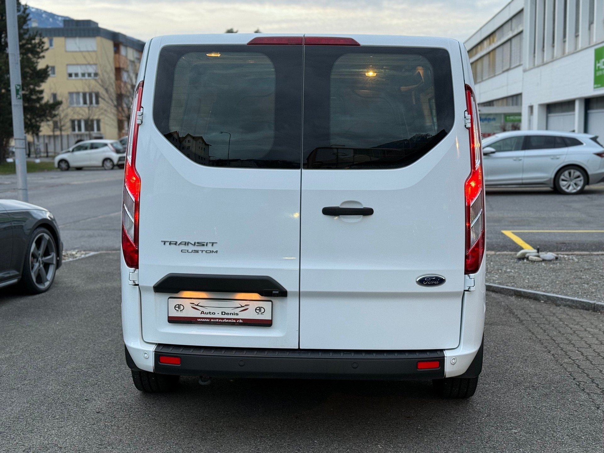 FORD Transit Custom Van 300 L1 2.0 TDCi 130 Trend-image-4