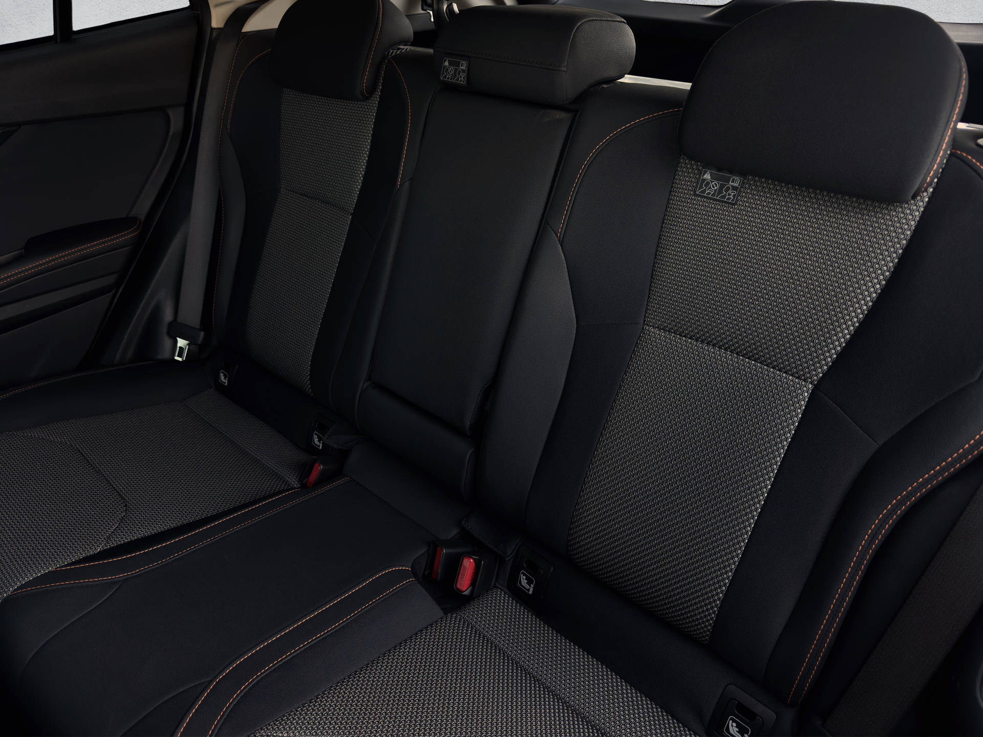 SUBARU XV 2.0i e-Boxer Swiss Plus-image-9