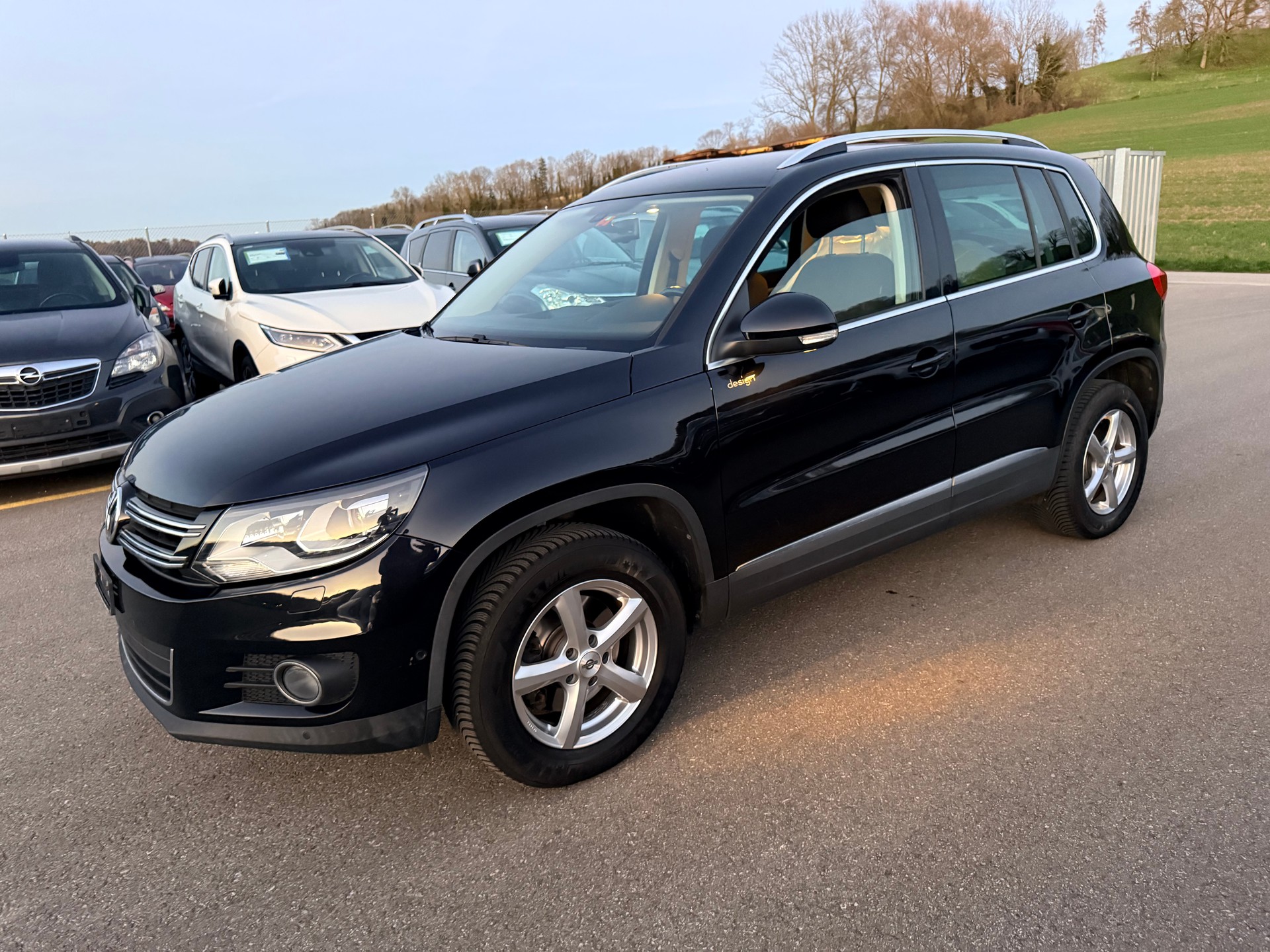 VW Tiguan 2.0 TDI BlueMotion Sport&Style 4Motion DSG-image-2