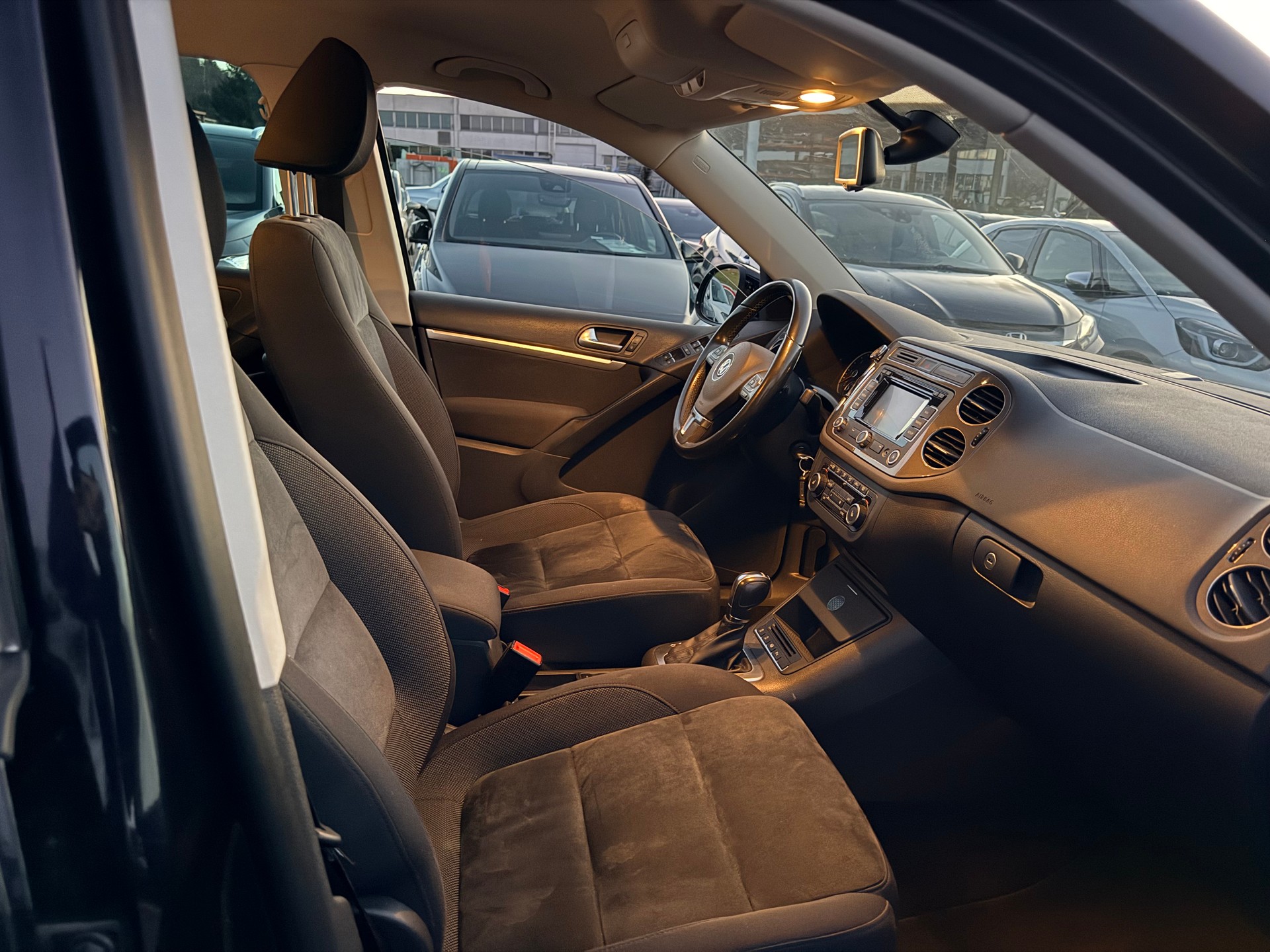 VW Tiguan 2.0 TDI BlueMotion Sport&Style 4Motion DSG-image-16