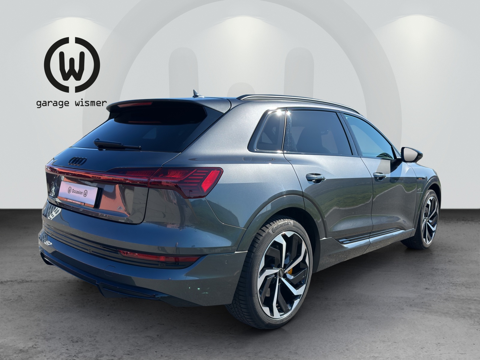 AUDI e-tron 55 S Line Black Edition quattro-image-3