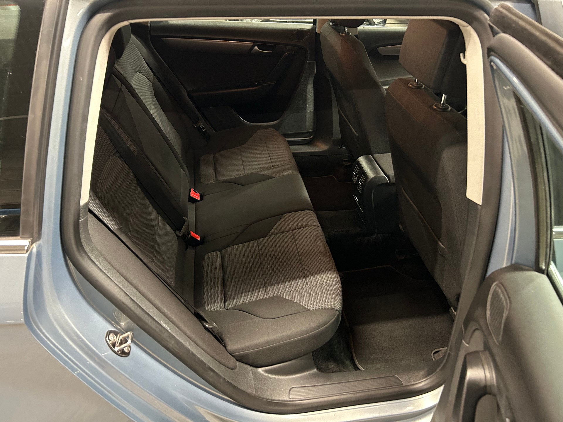 VW Passat Variant 2.0 TDI BMT Comfortline 4MDSG-image-11