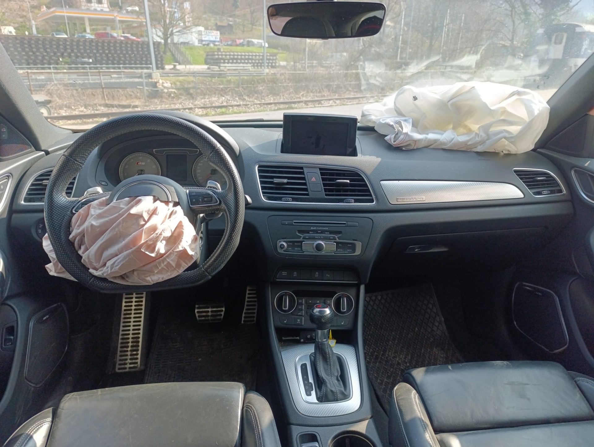 AUDI RS Q3 2.5 TFSI performance quattro S-tronic-image-8
