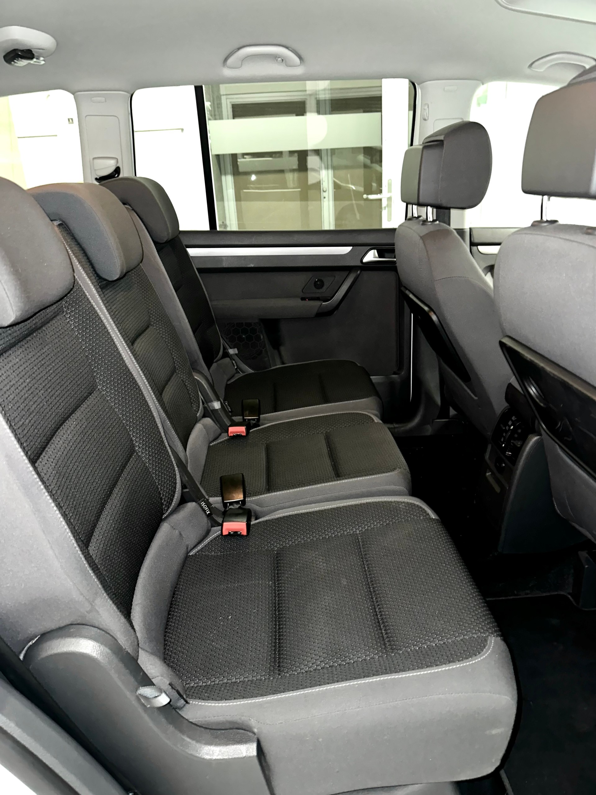 VW Touran 2.0 TDI BMT Comfortline DSG-image-13