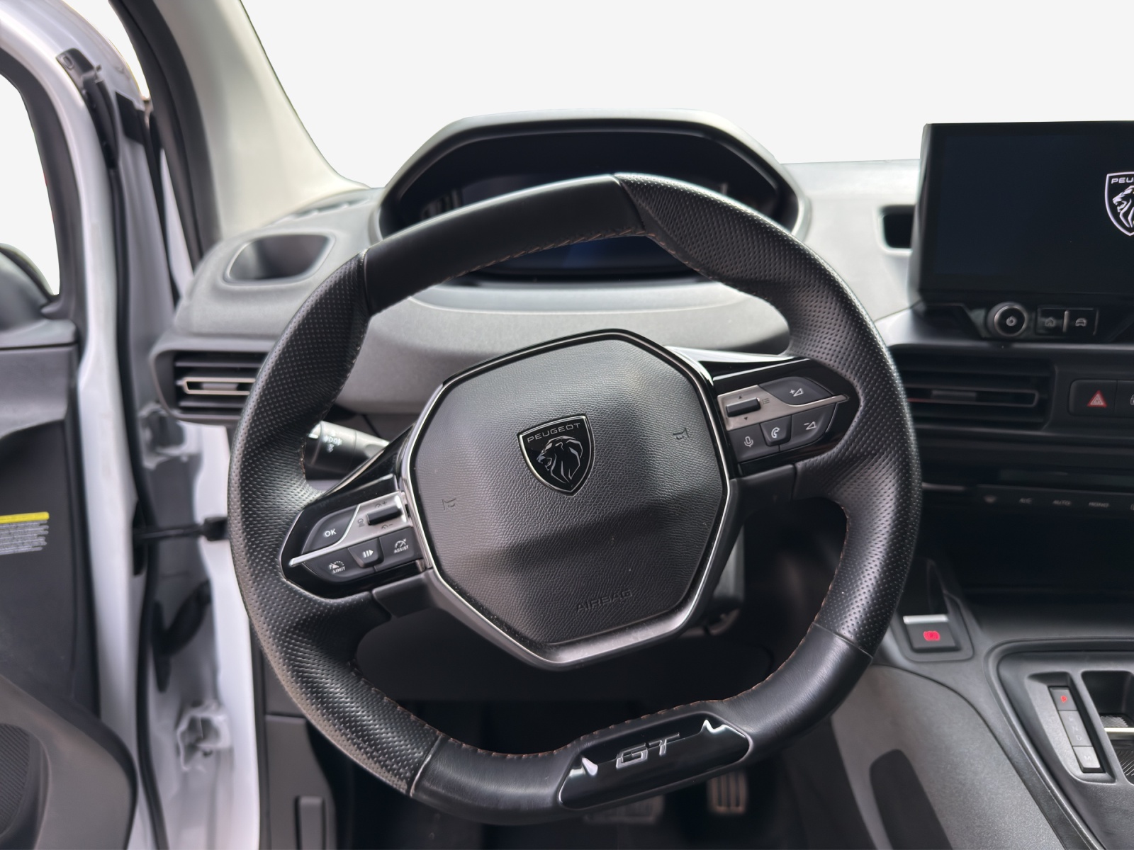PEUGEOT Rifter 1.5 BlueHDi GT EAT8-image-9