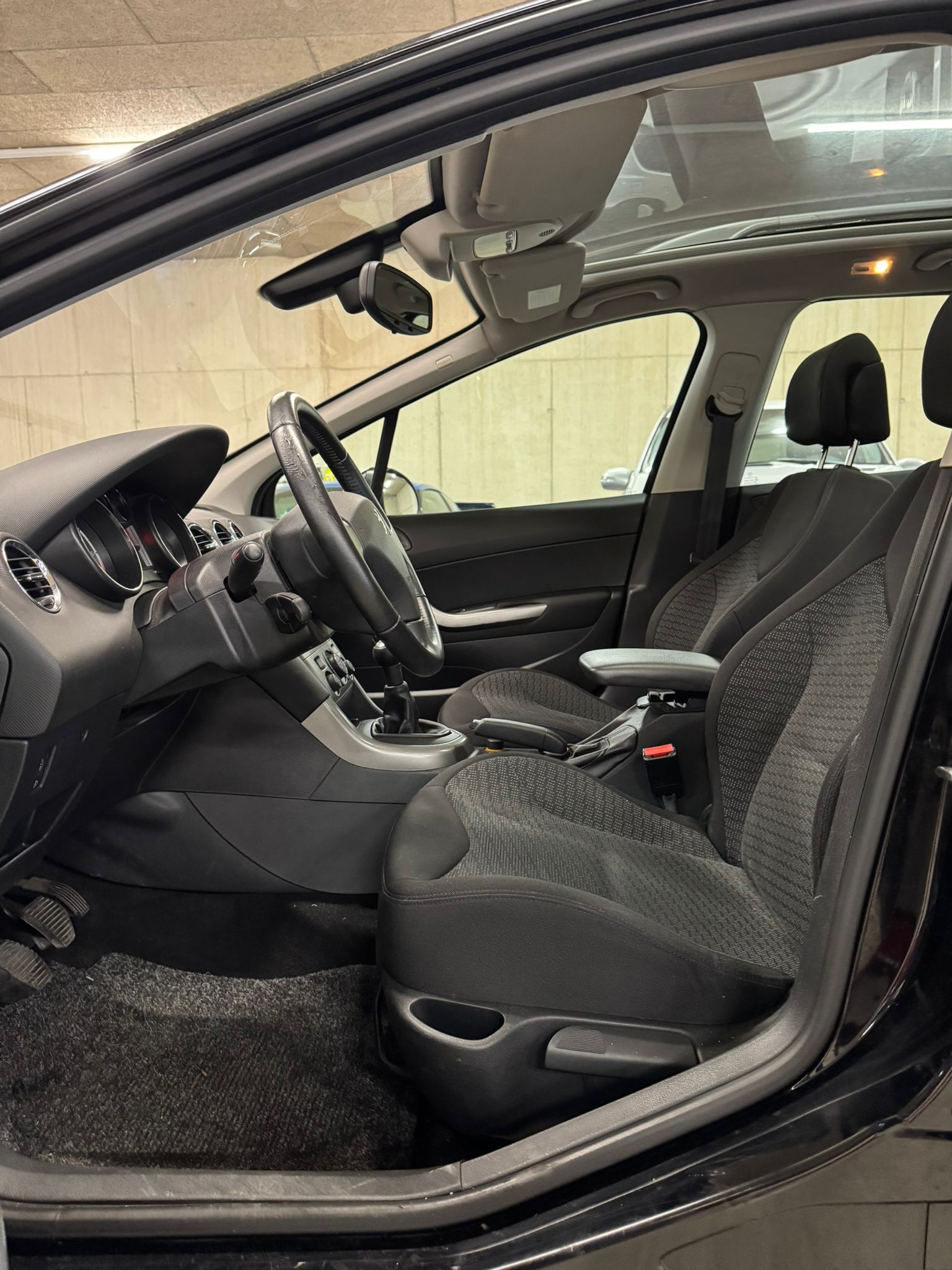 PEUGEOT 308 SW 1.6 16V VTI Sport-image-7