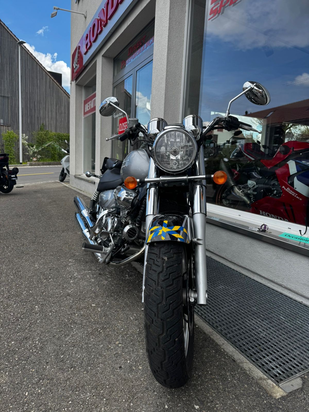 HYOSUNG Aquila GV 250-showroom-element-1