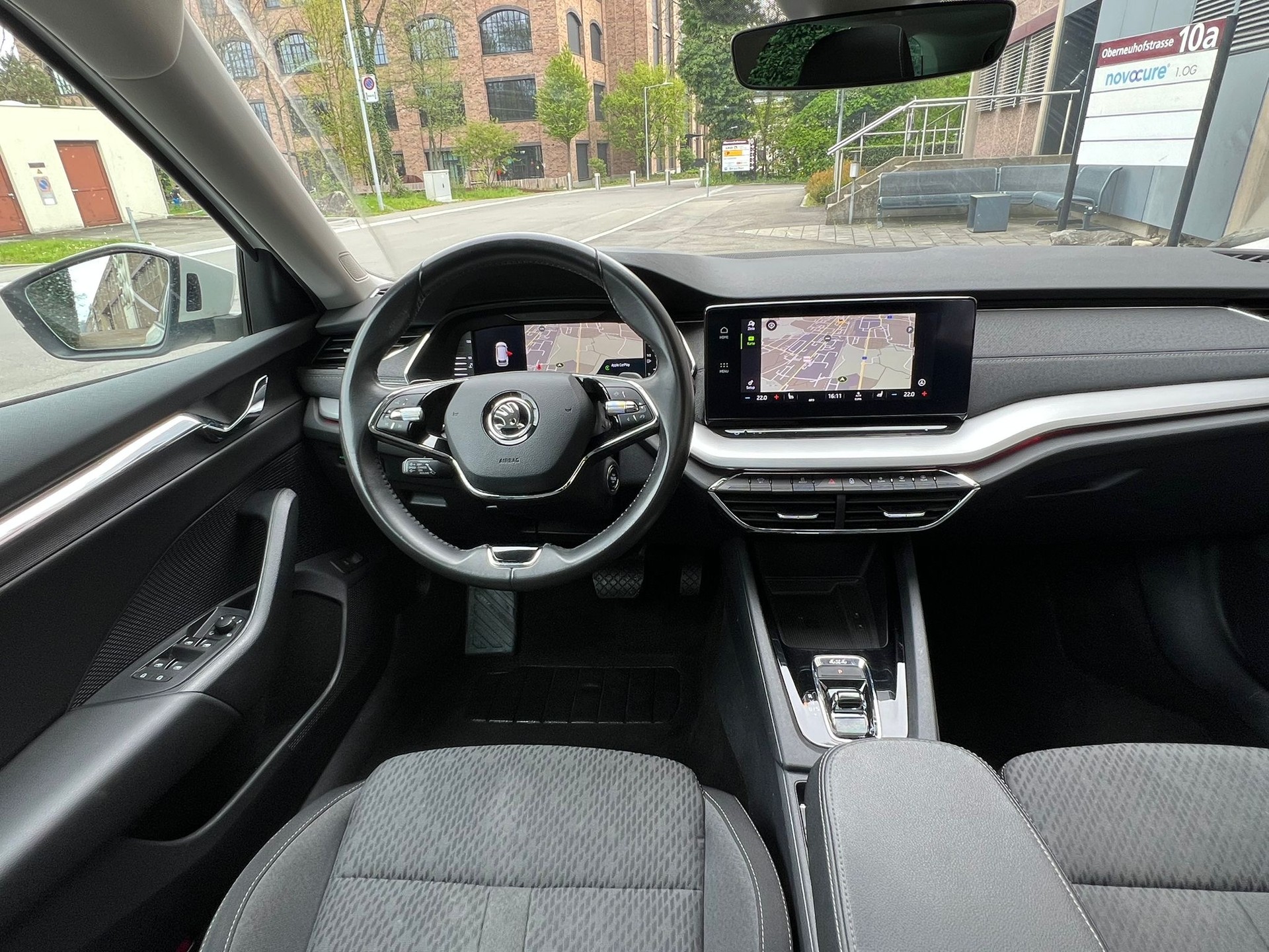 SKODA Octavia Combi 2.0 TDI DSG Style 4x4-image-4