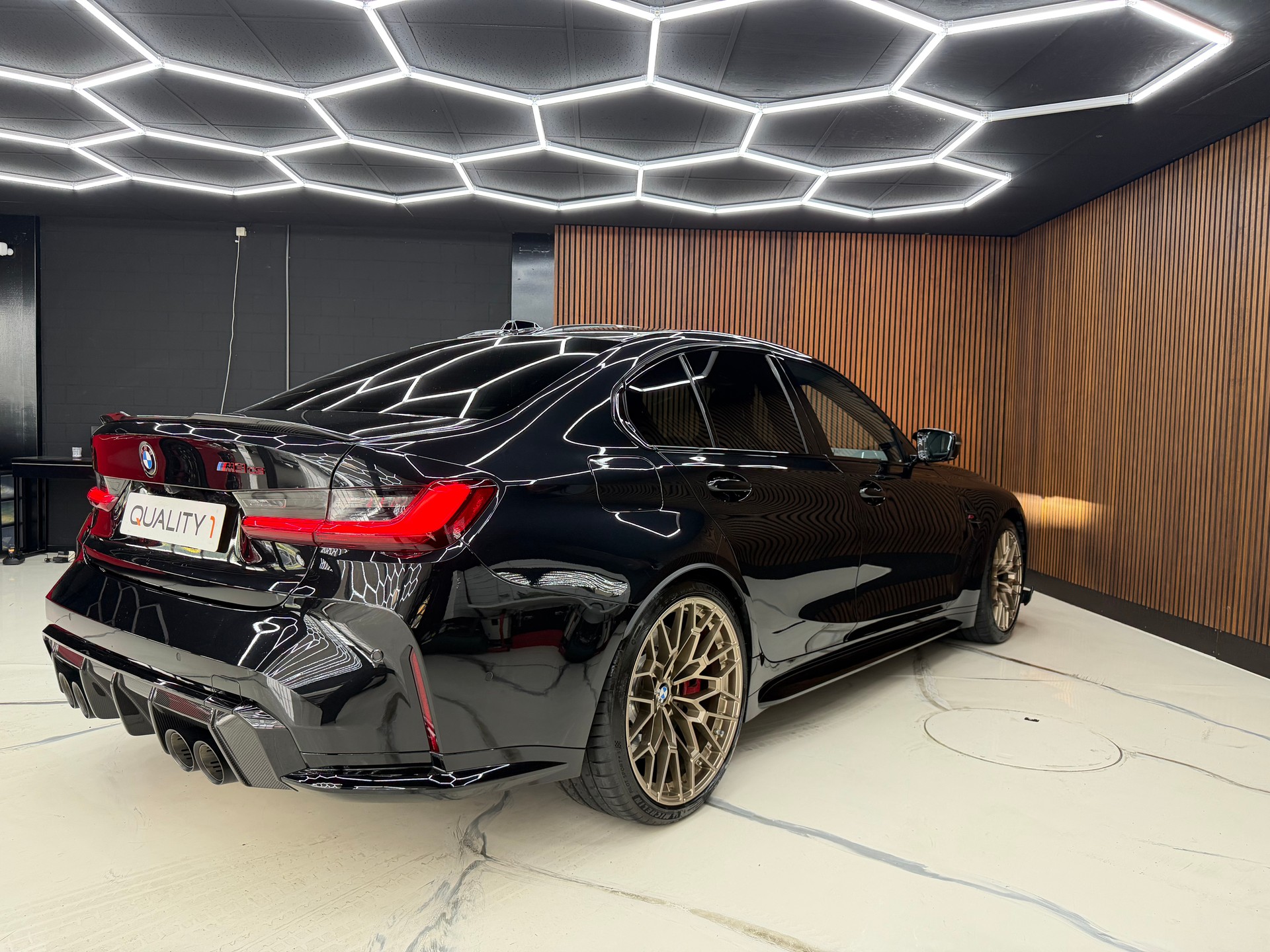 BMW M3 CS-image-5