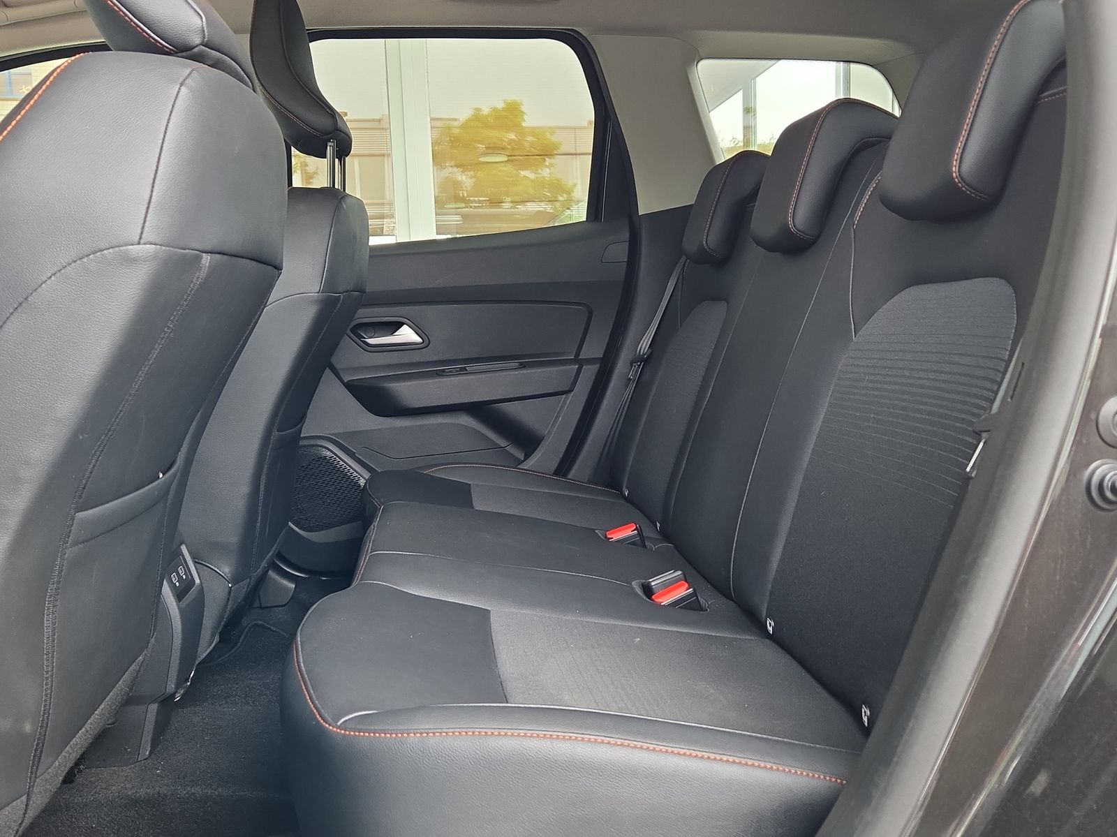 DACIA Duster TCe 150 Extreme EDC 4x2-image-9