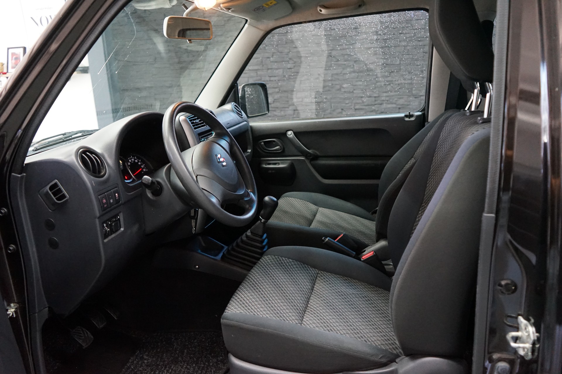 SUZUKI Jimny 1.3 16V Compact Top-image-4