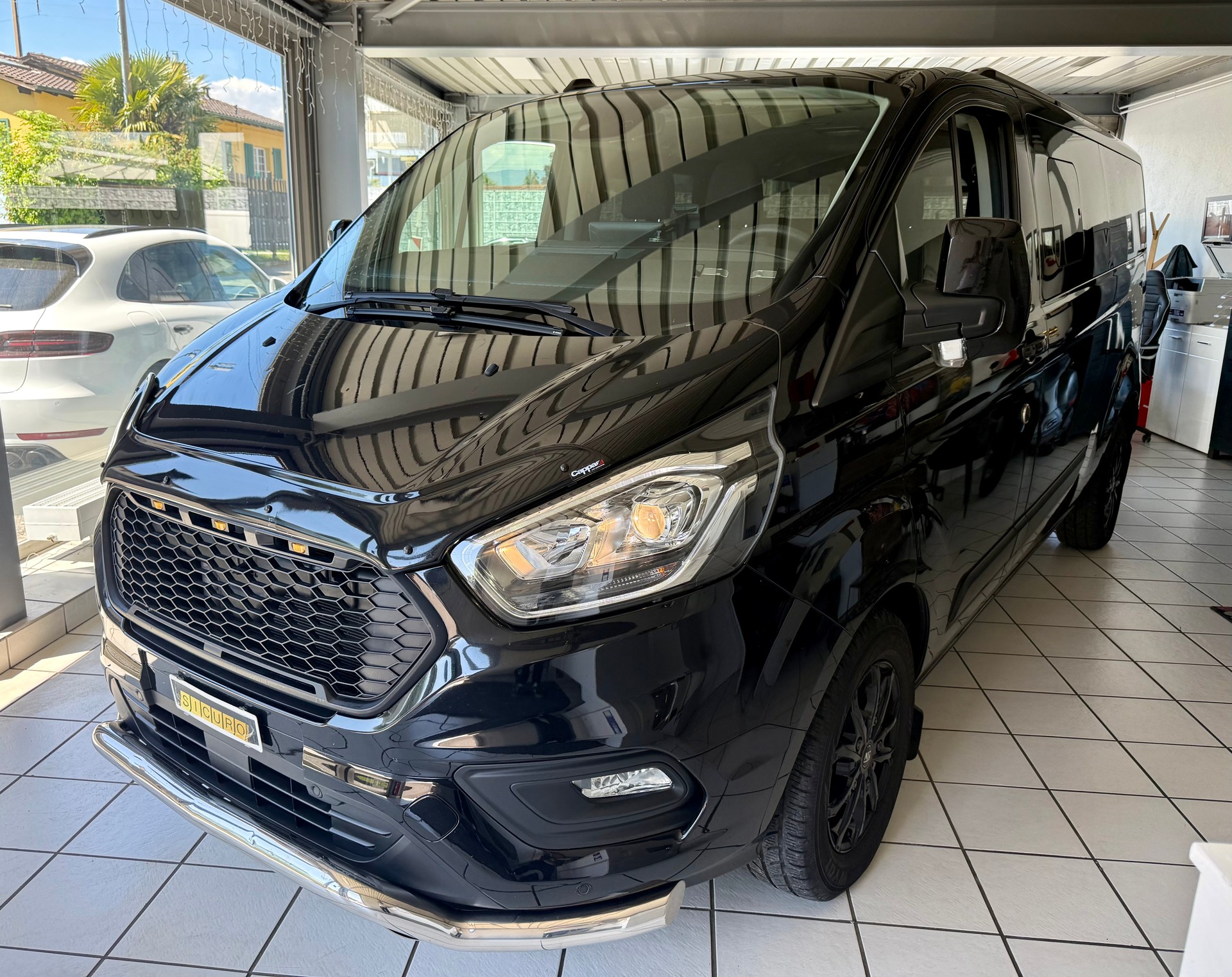FORD Transit Custom 320 L2H1 Trend A-showroom-element-3